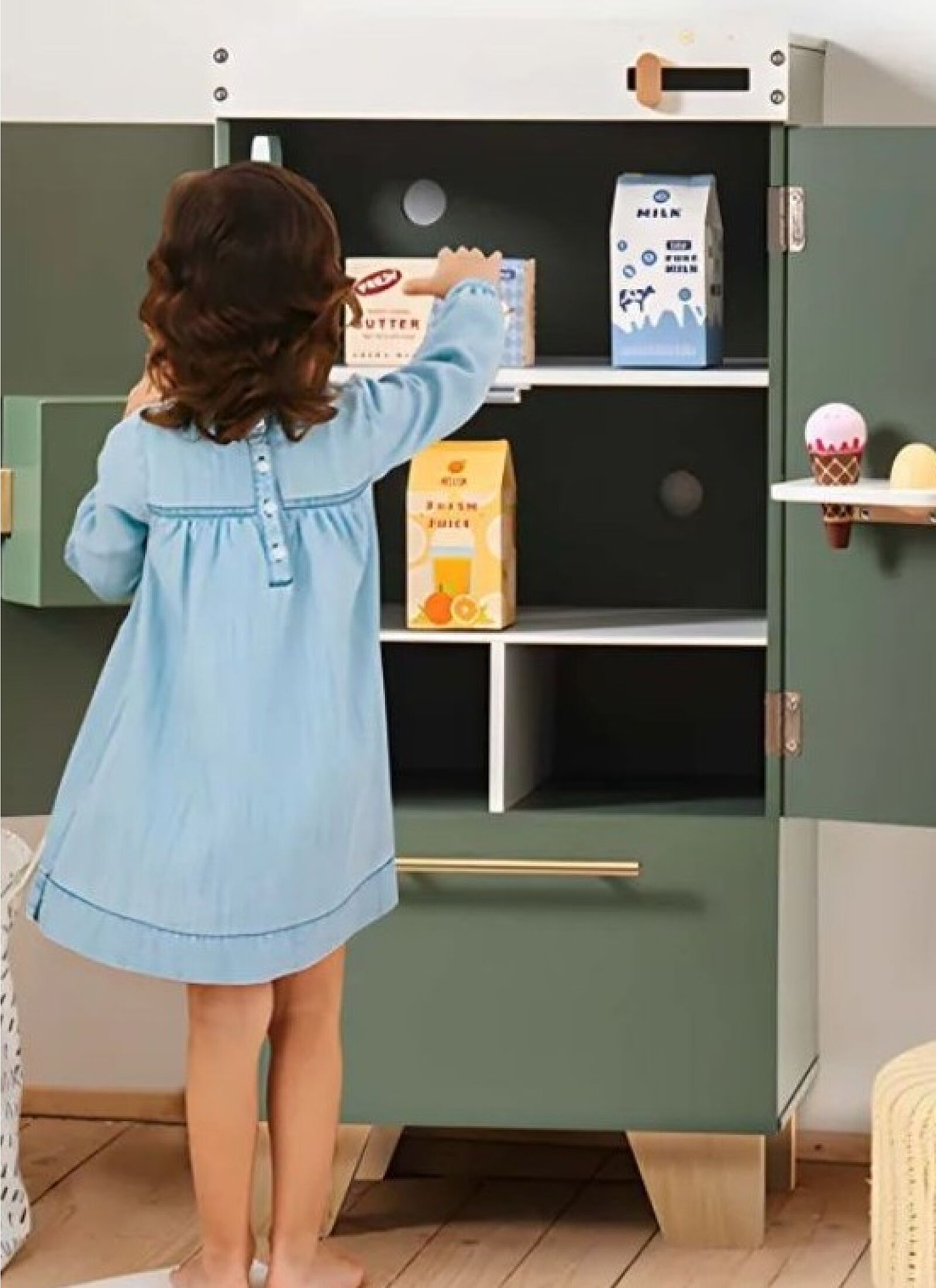 WOODEN FRIGE VINTAGE GREEN