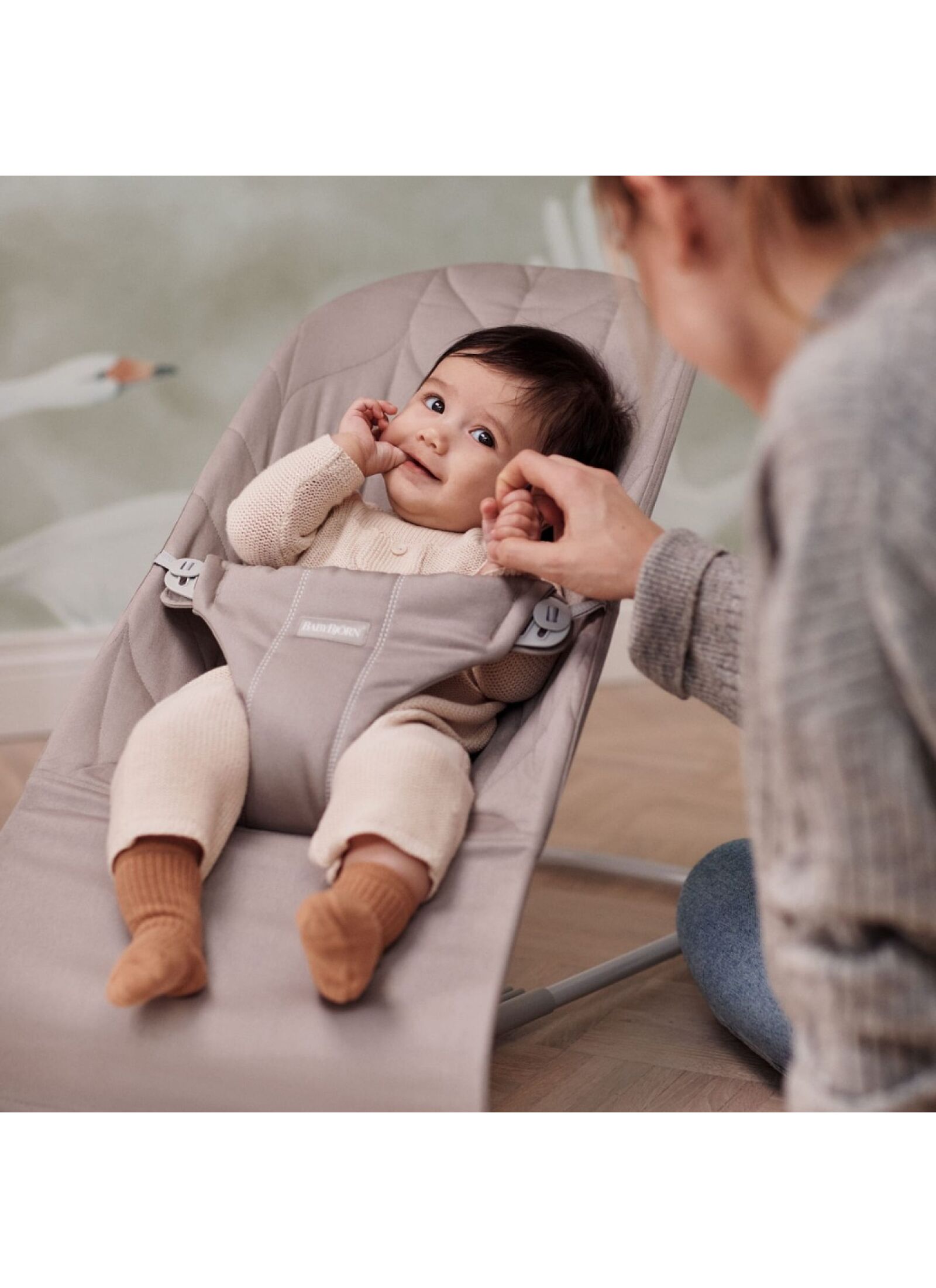 BABY BOUNCER BLISS PETAL SAND GREY
