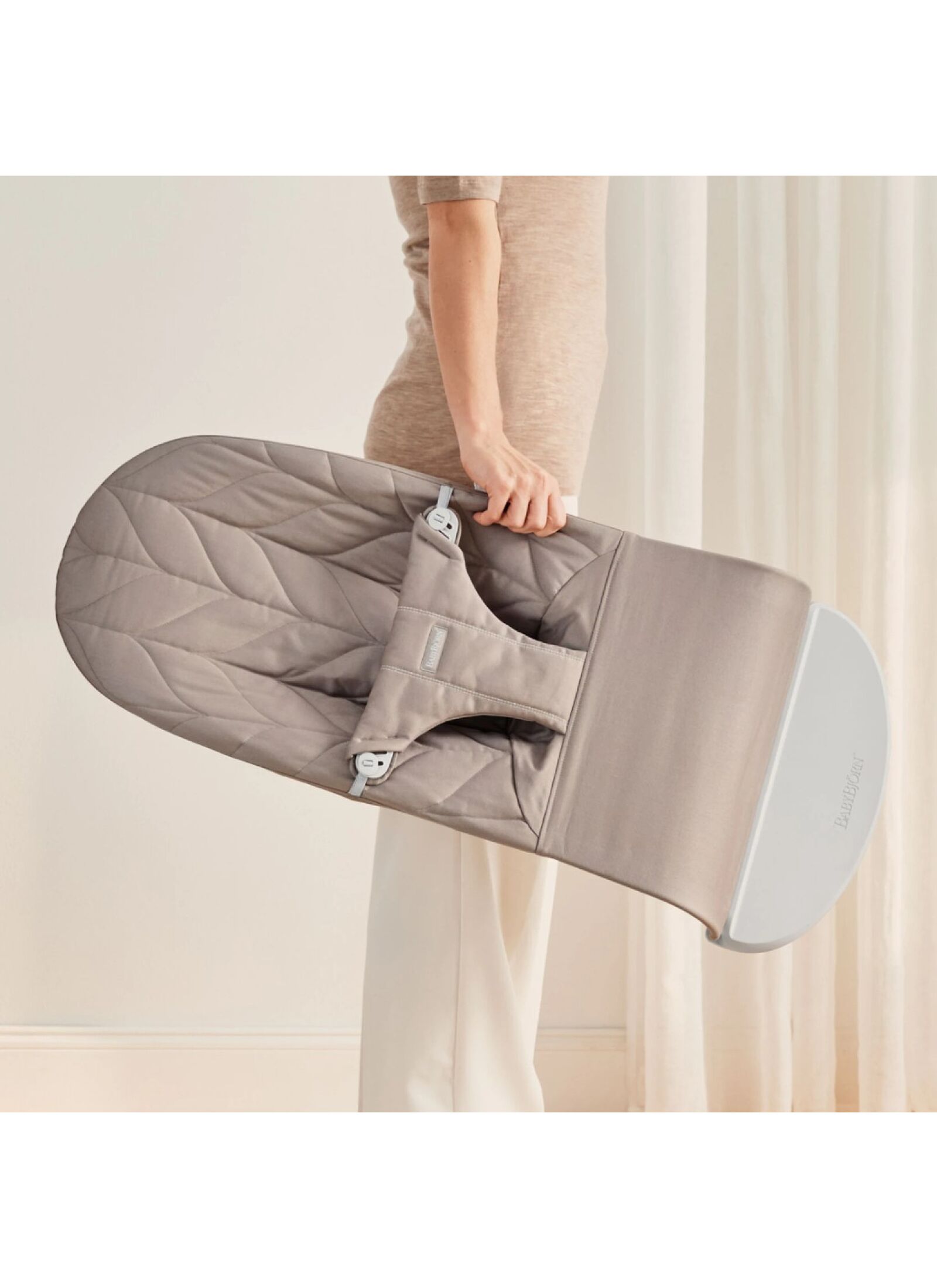 BABY BOUNCER BLISS PETAL SAND GREY