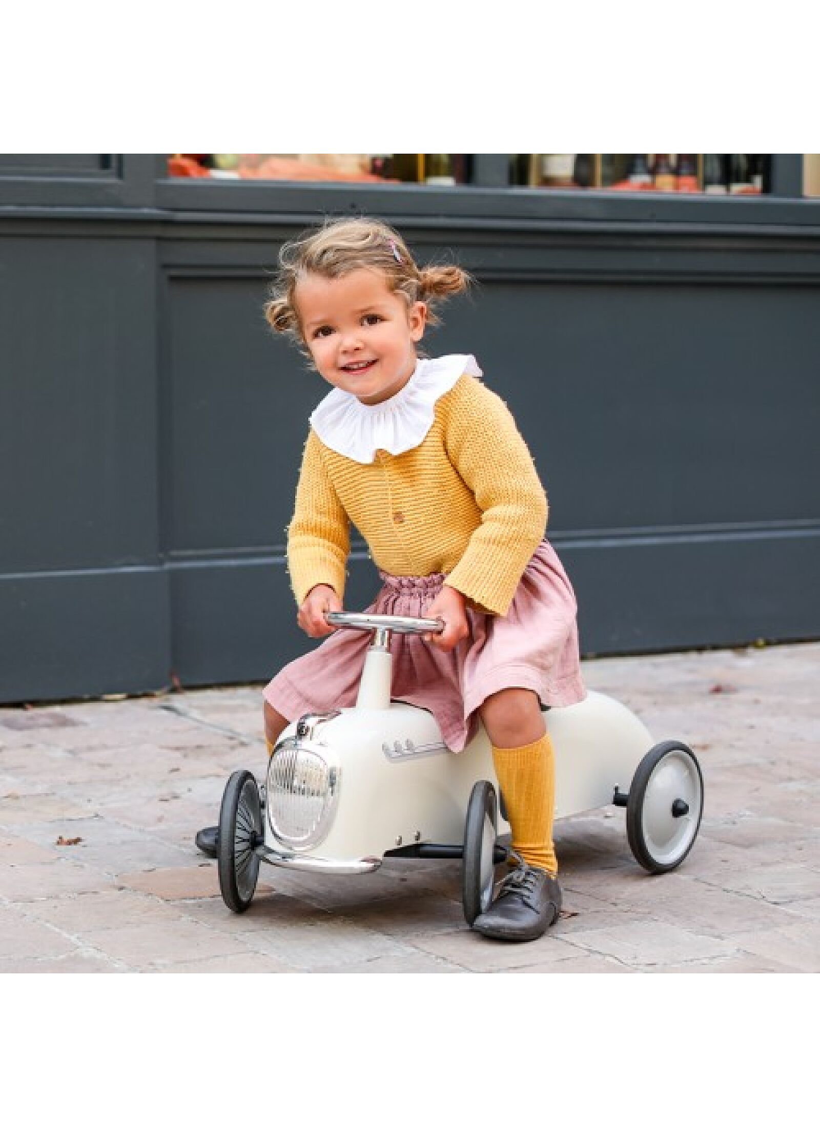 VEHICLE ROADSTER IVORY WHITE