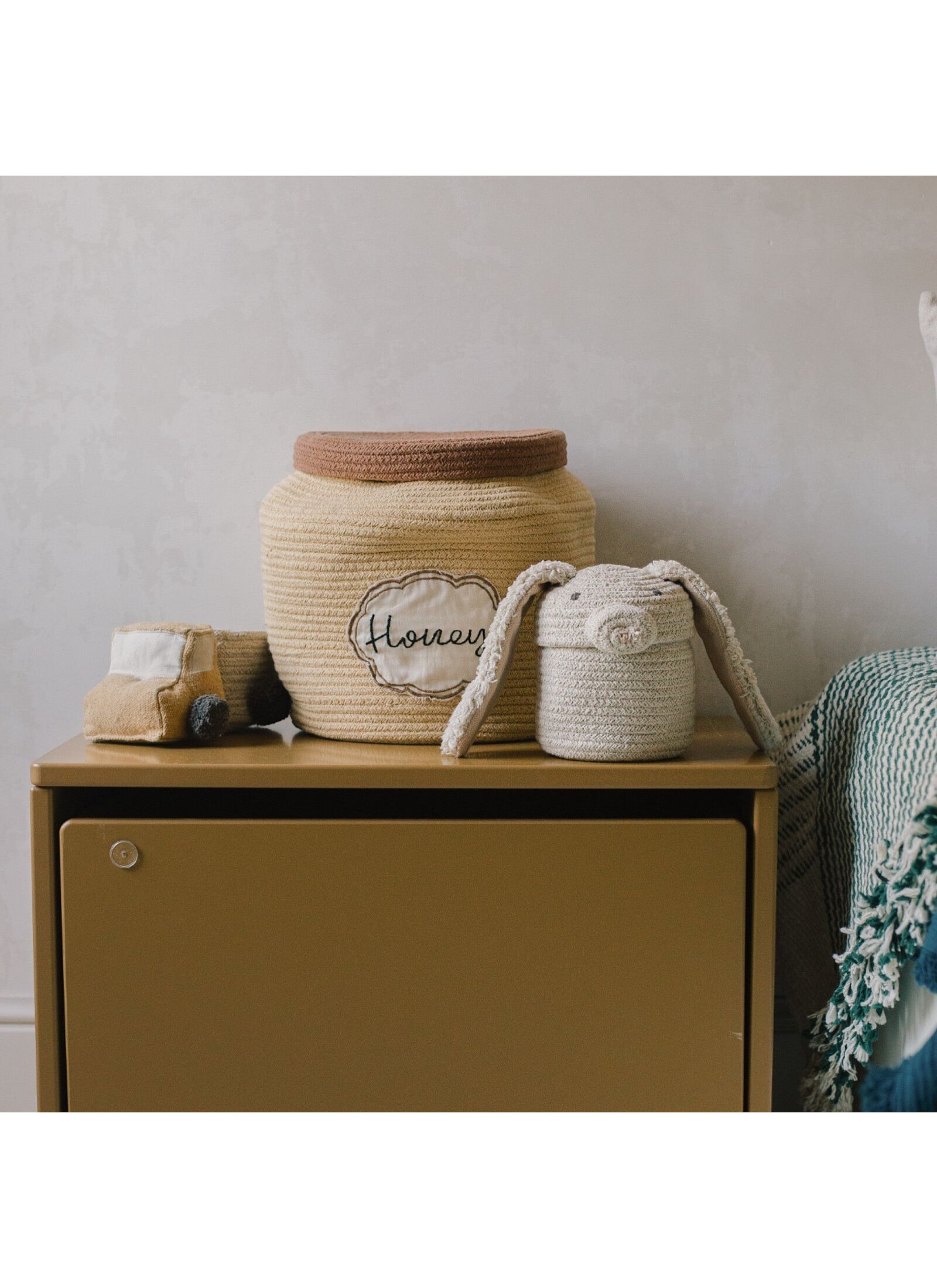 BASKET RITA THE BUNNY (15X15)