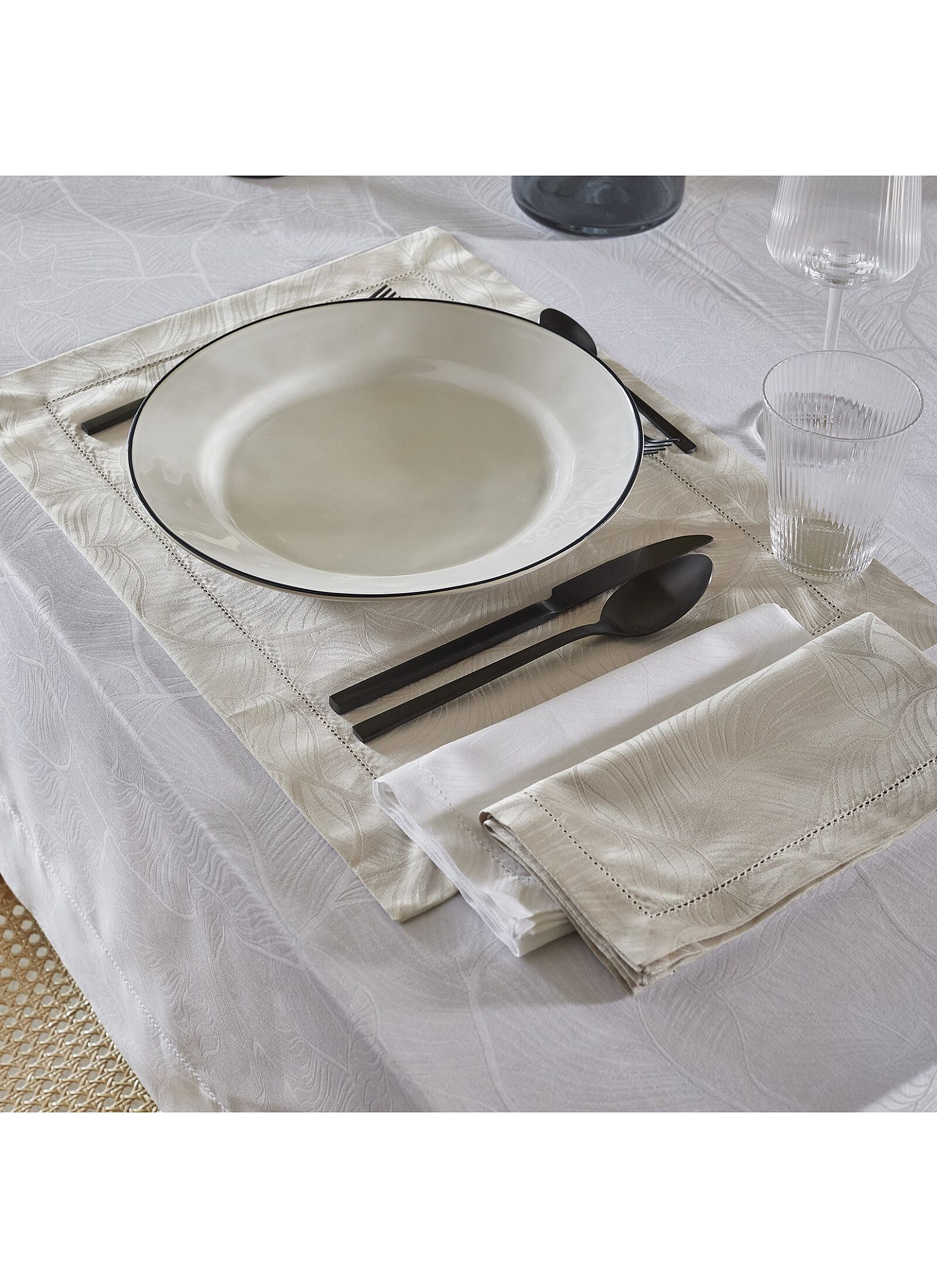 TABLECLOTH GLORIA LATTE (170X250)