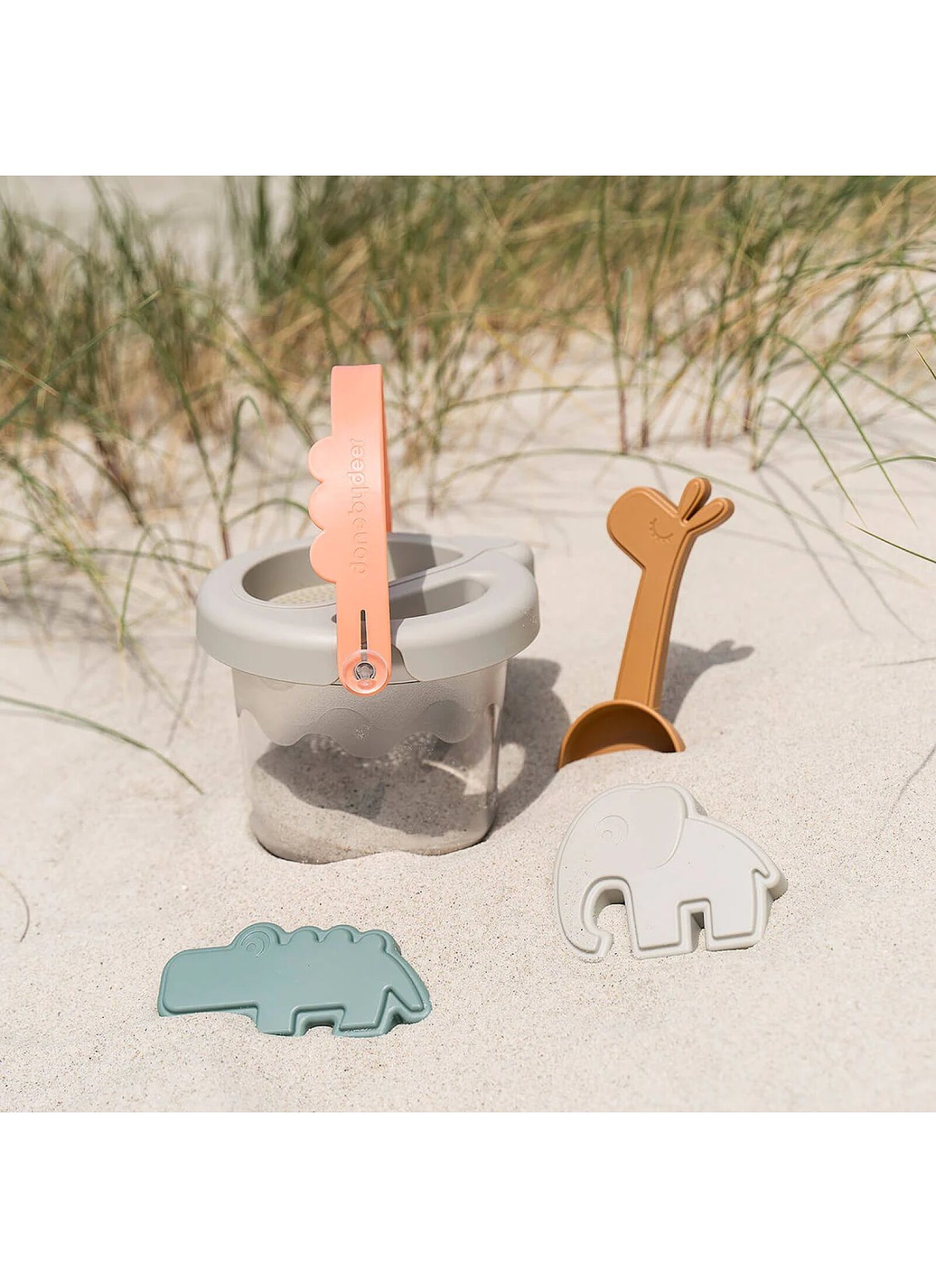 BEACH SET DEER FRIENDS SAND