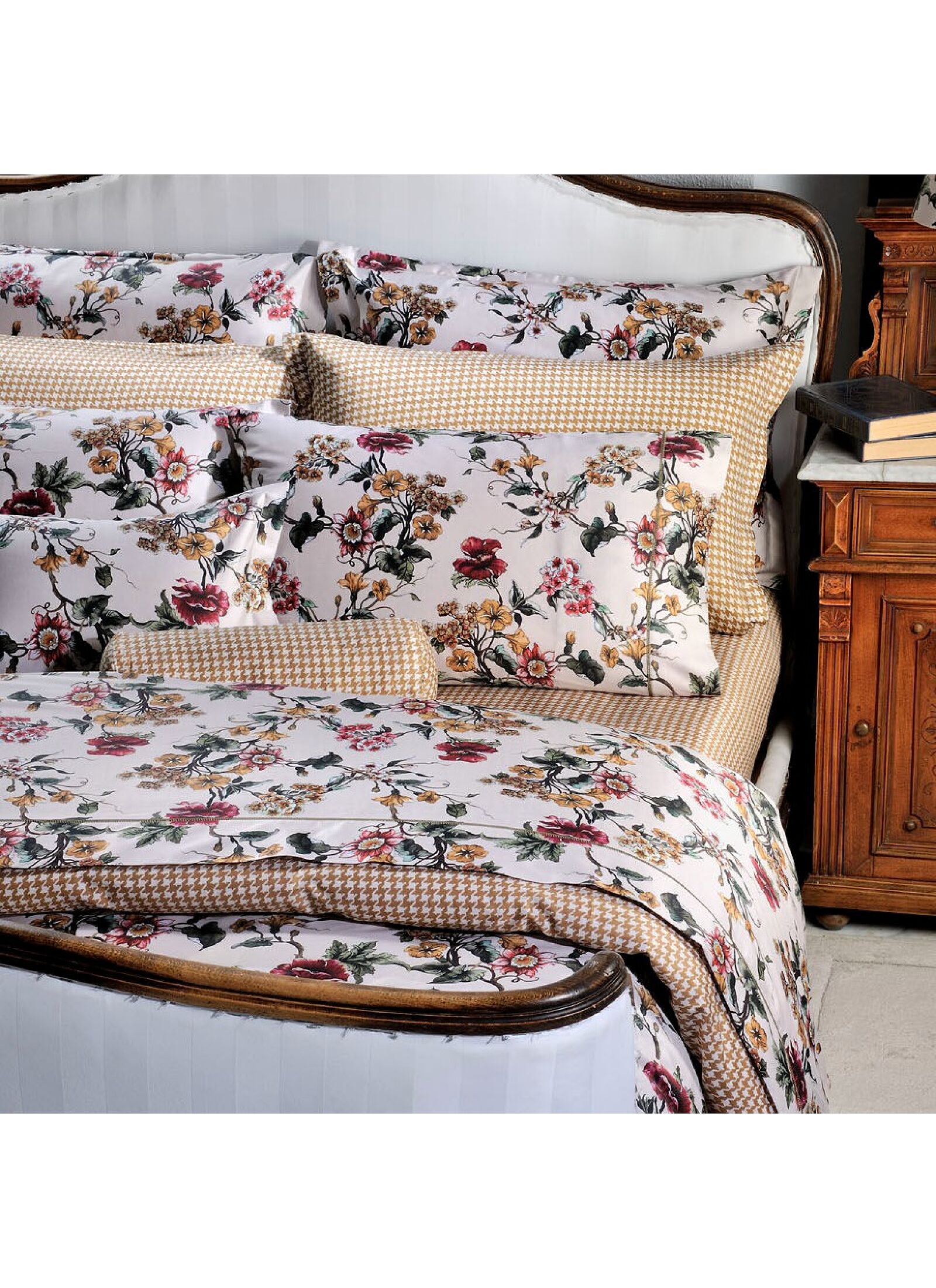 SINGLE DUVET COVER SET BEIGE FLOWER (S868)