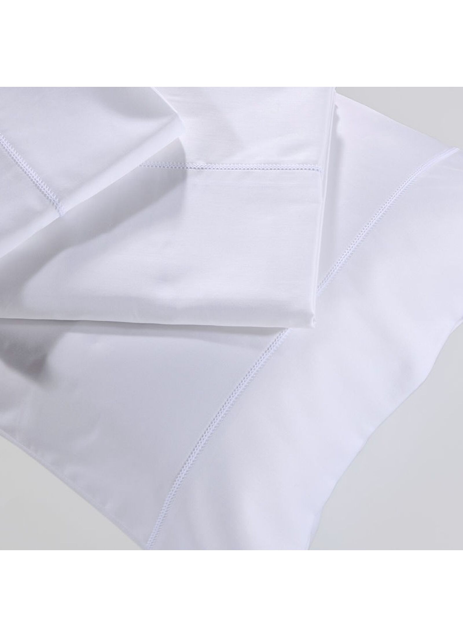 FLAT QUEEN SIZE SHEET WHITE (S250/01)