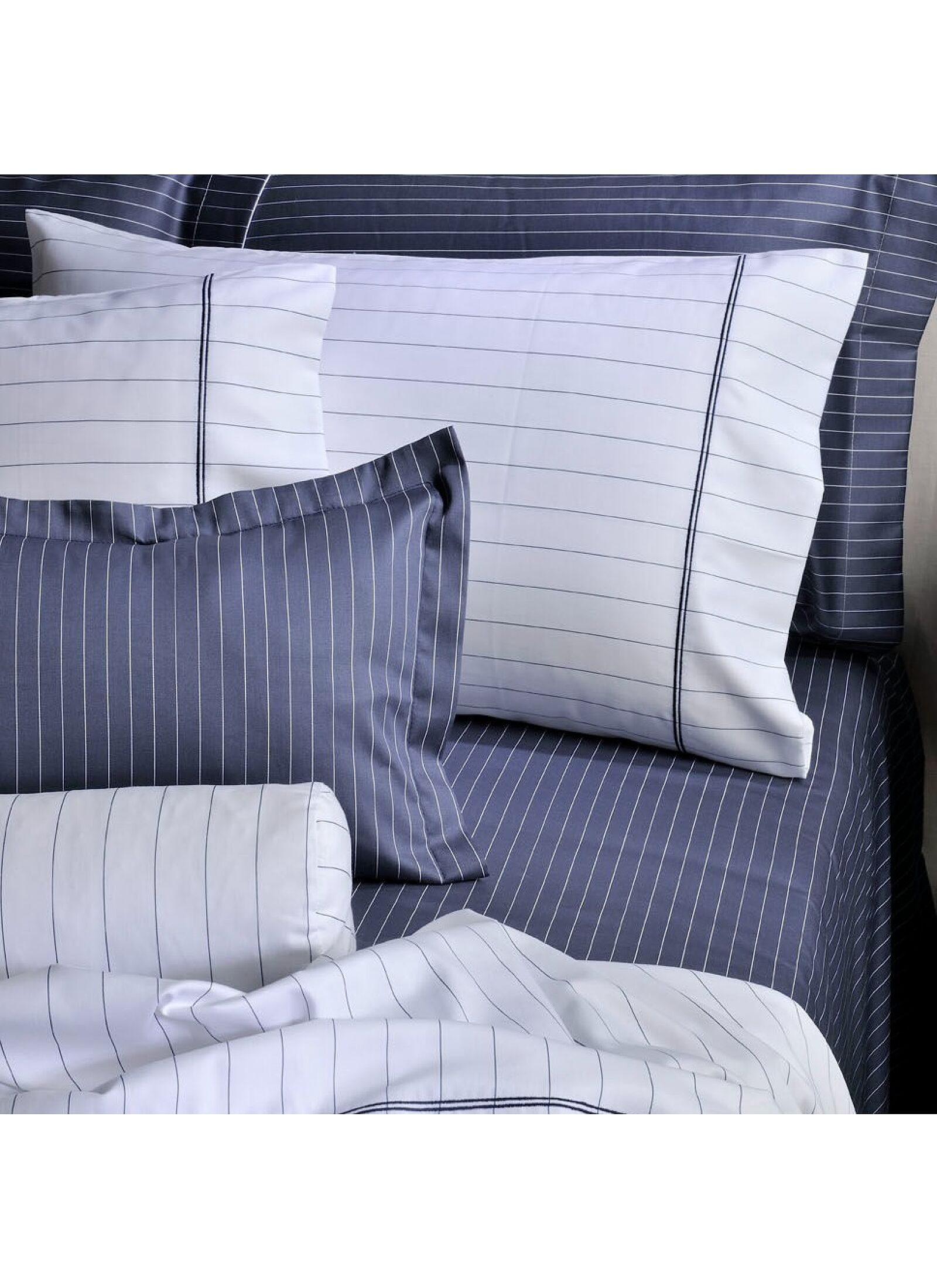DOUBLE SHEET SET PIN STRIPE BLUE (S883)
