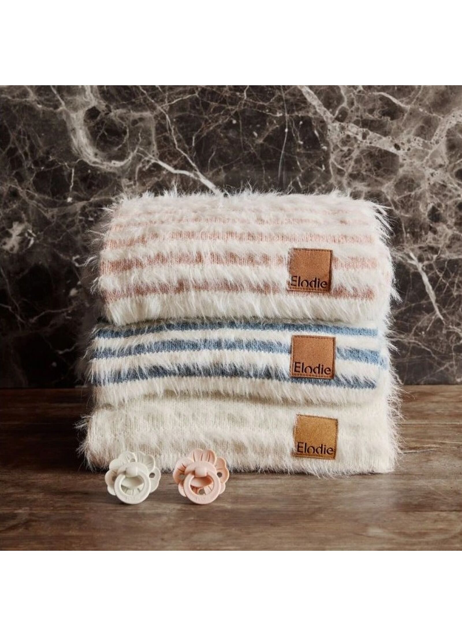 CRADLE BLANKET (75X100) BERRY BLUE