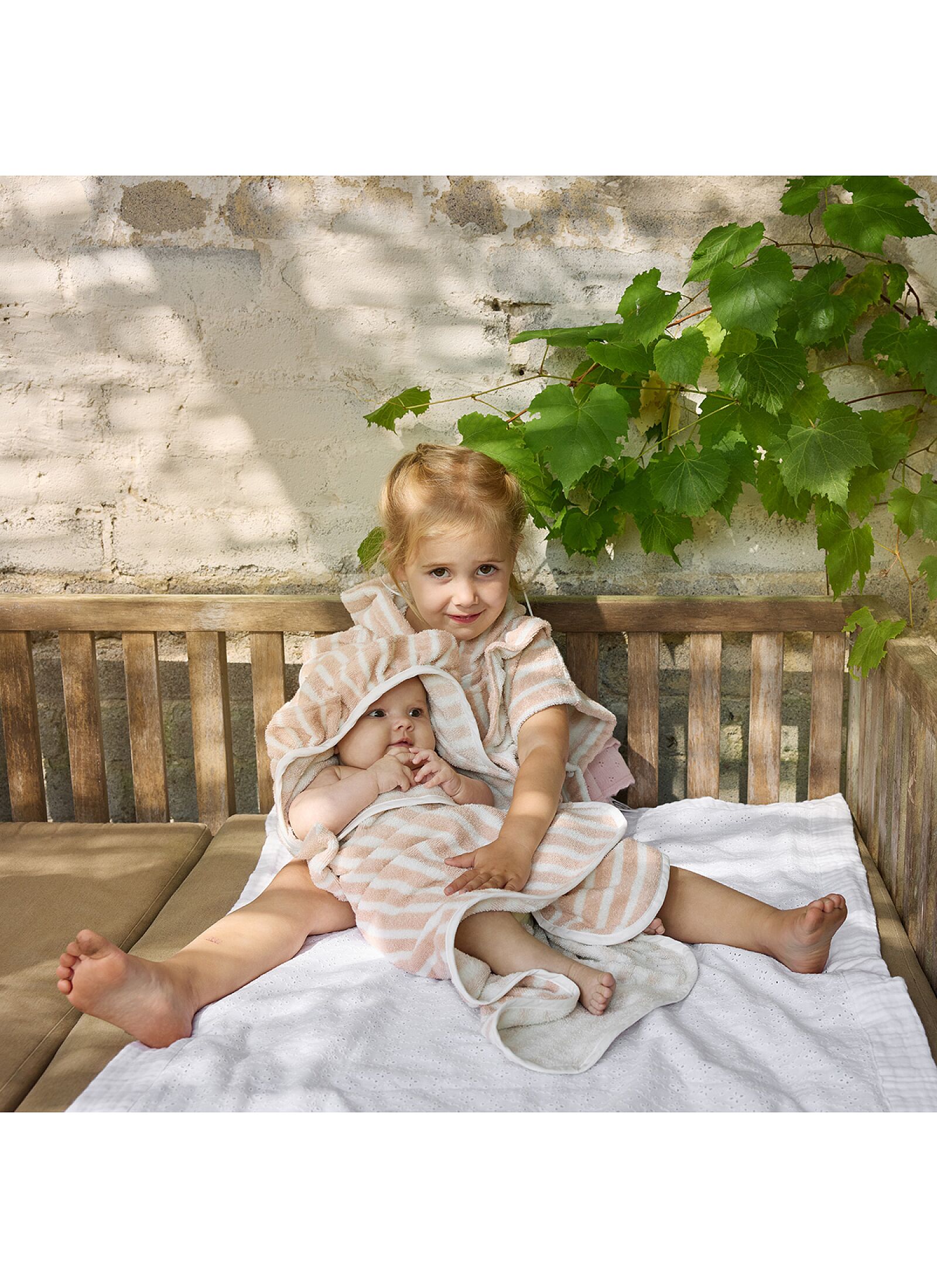 CRADLE BLANKET (75X100) EMBROIDERY ANGLAISE