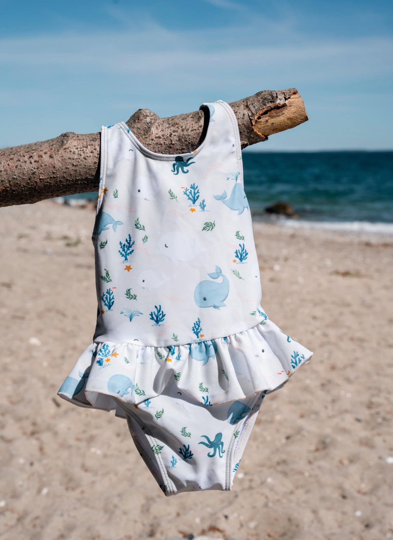LONGSLEEVE SWIMSUIT (3-4Y) CHRISTIAN'S WHALE TALES