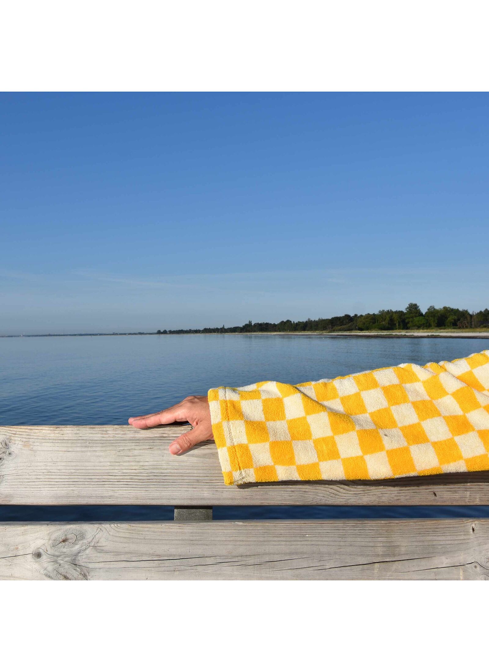 BATHROBE (LARGE/XLARGE) YELLOW