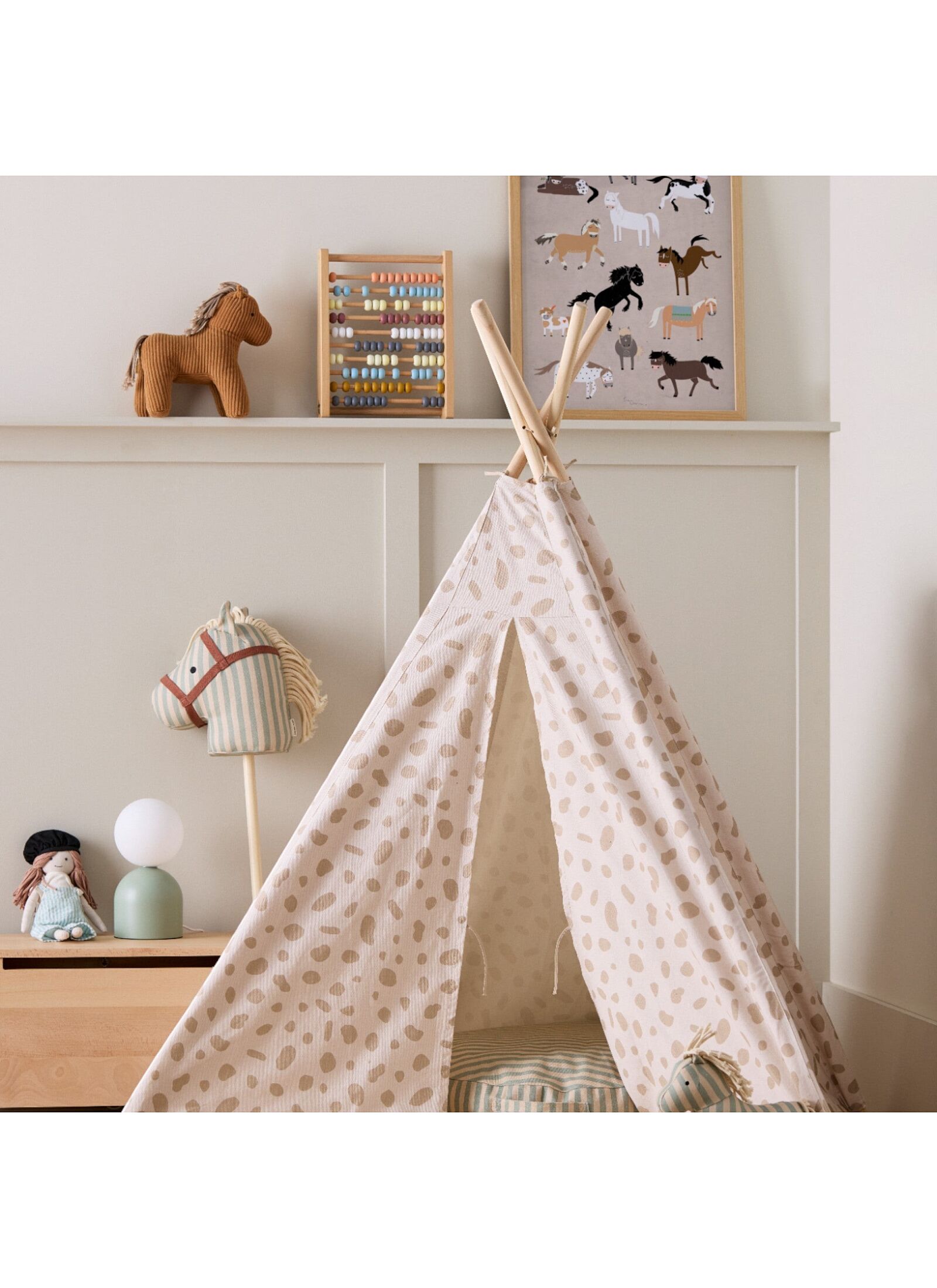 WITH PARLIAMENTS KID'S BASE