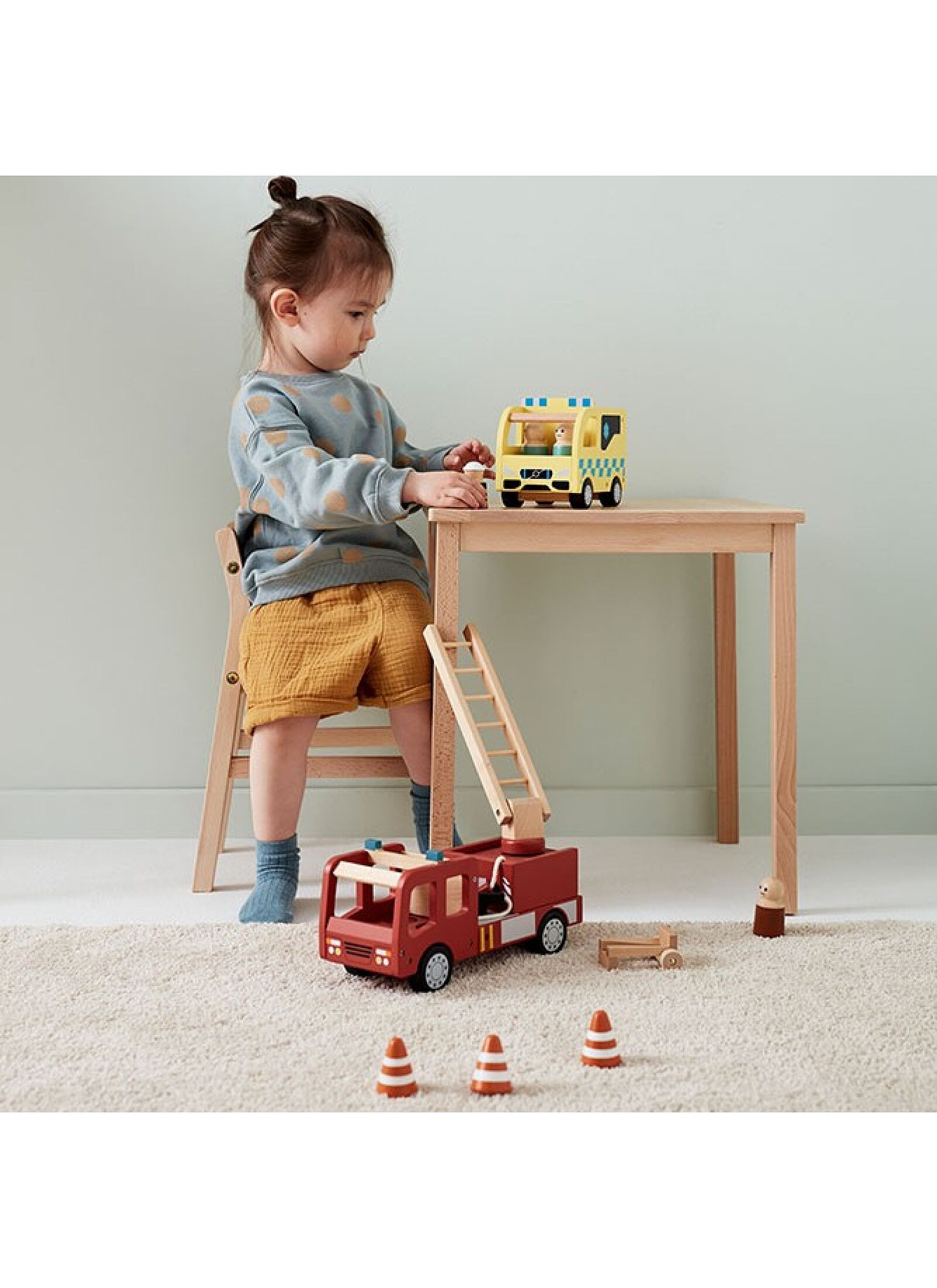 DOUBLE AMBULANCE AIDEN