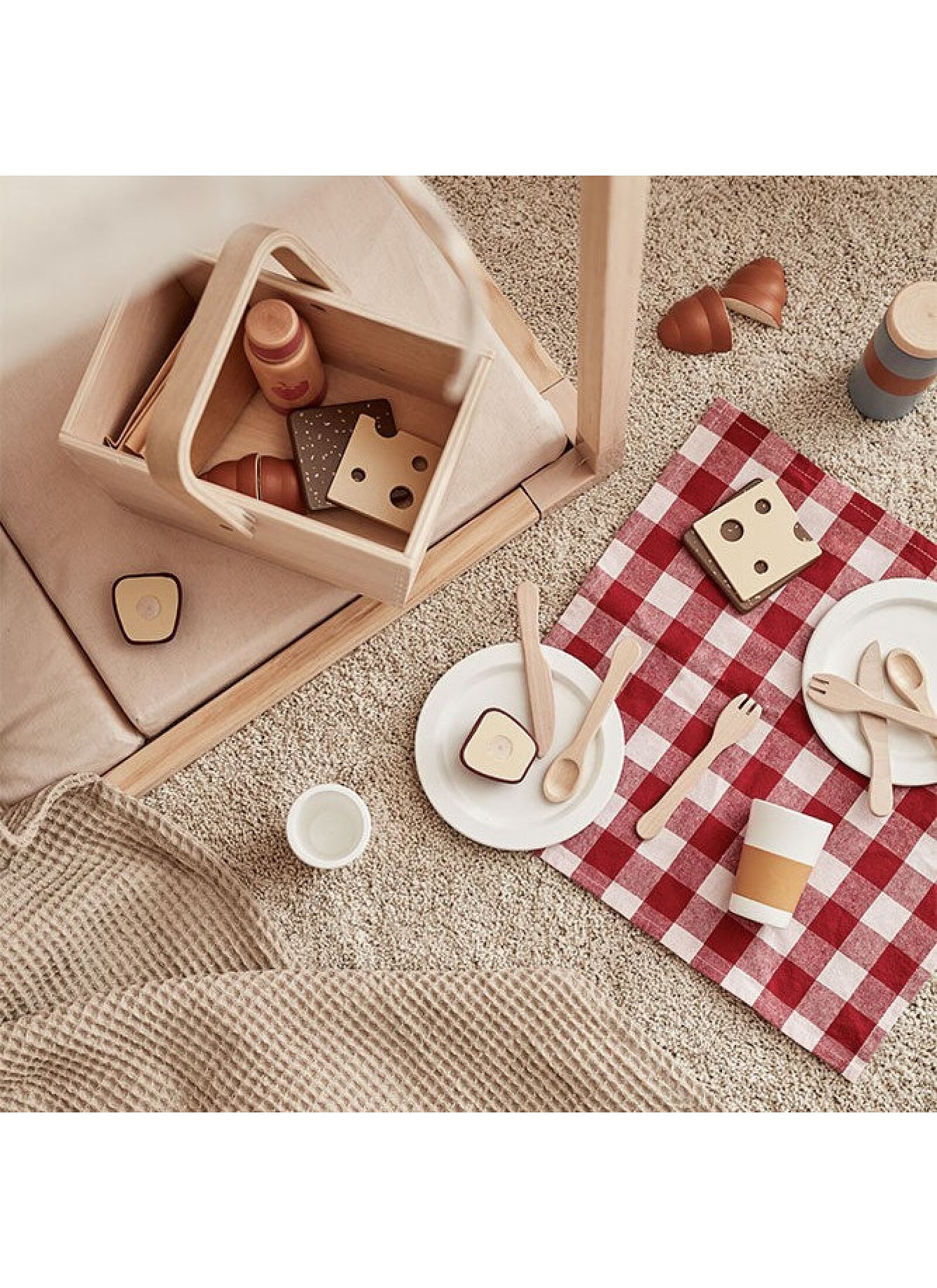 PICNIC PLAY SET KID'S HUB