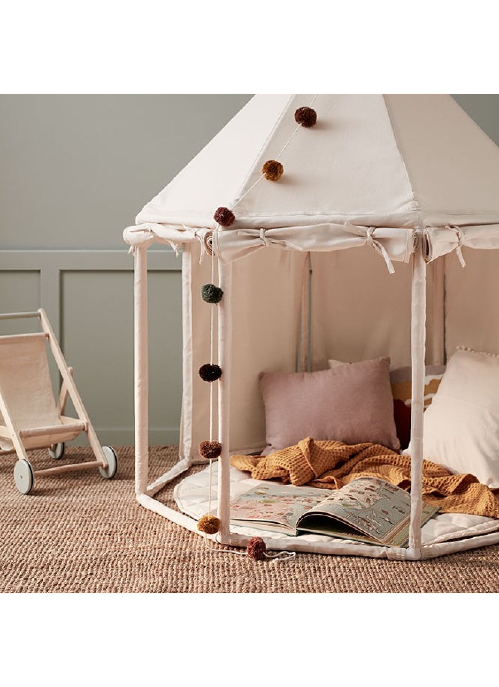 MONTESSORI HOUSE PAVILION NATURAL