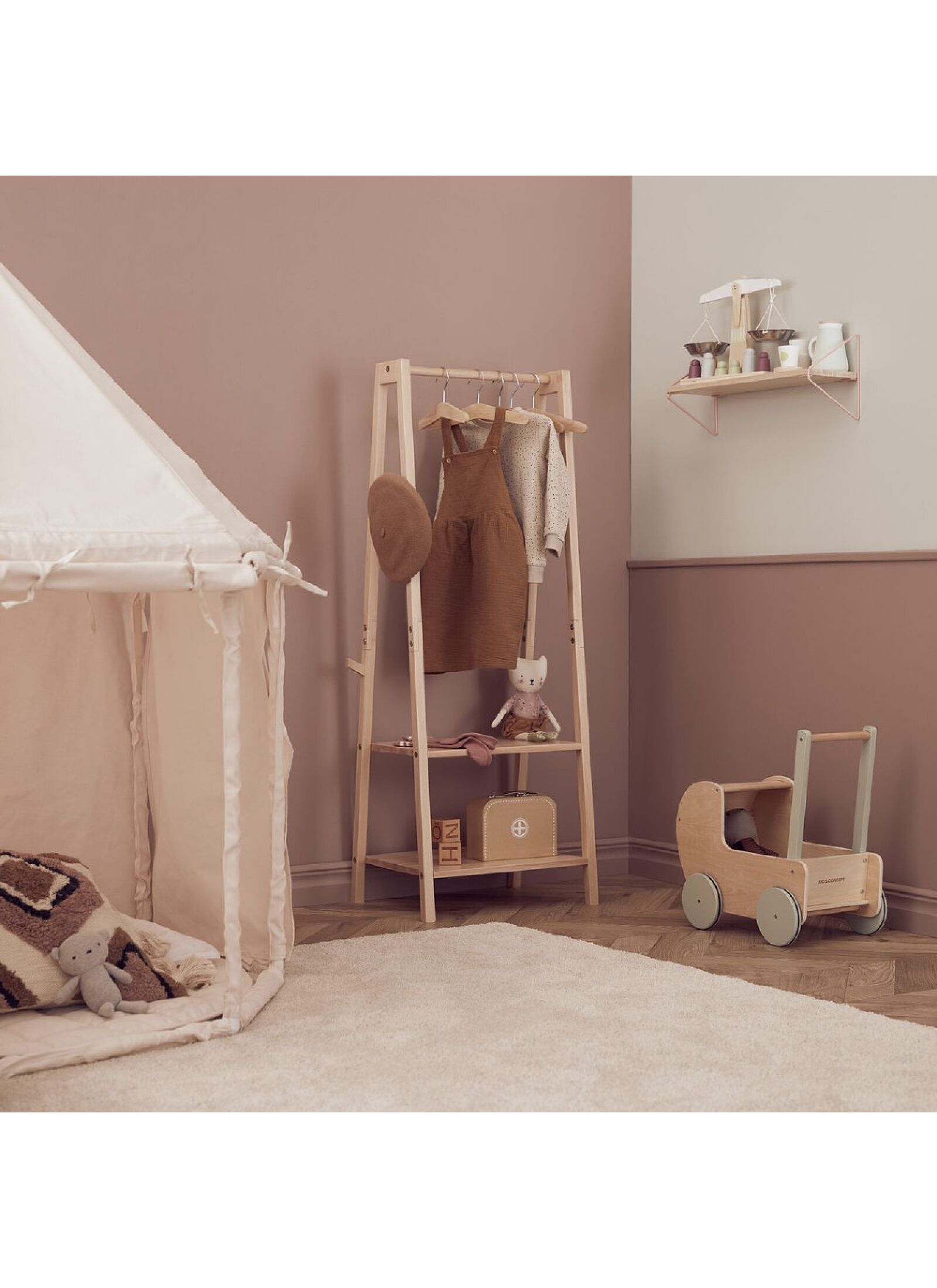 MONTESSORI HOUSE PAVILION NATURAL