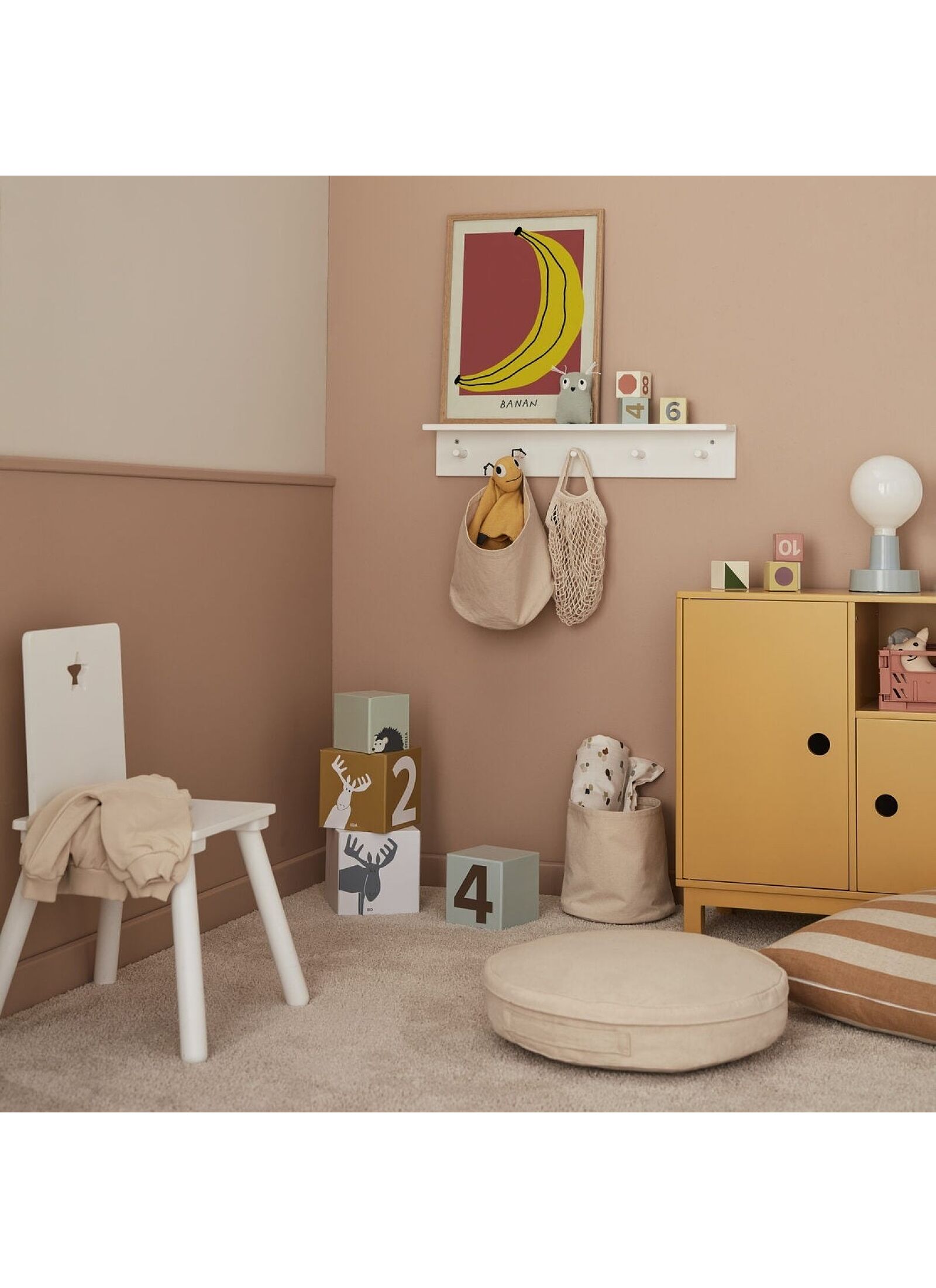 WALL SHELF WITH HOOKS STAR OFF WHITE