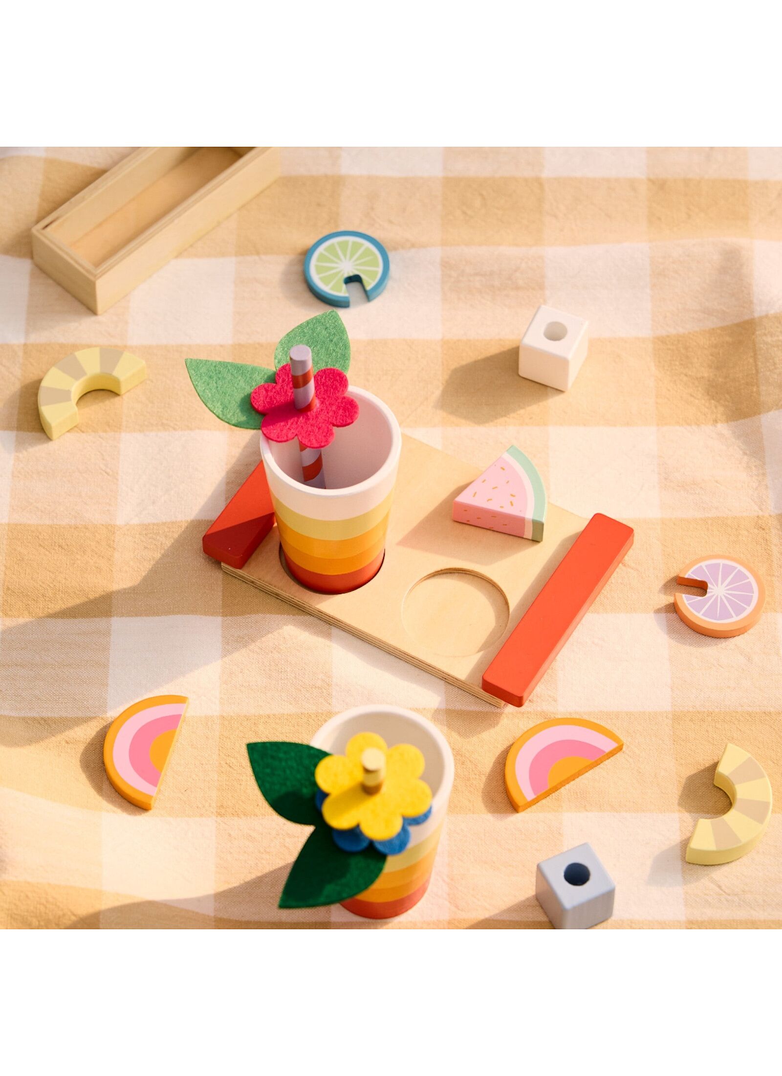 WOODEN FRUIT DRINKS SET KID'S HUB