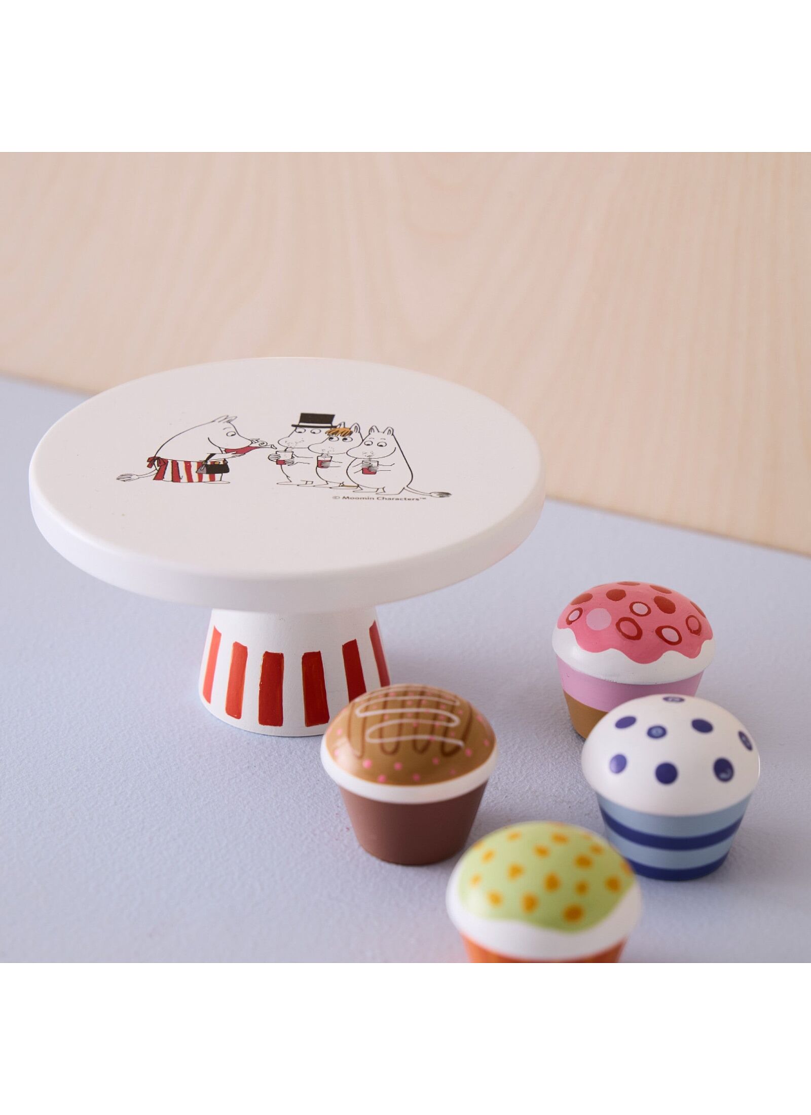 WOODEN TRAY WITH CAKES MOOMIN