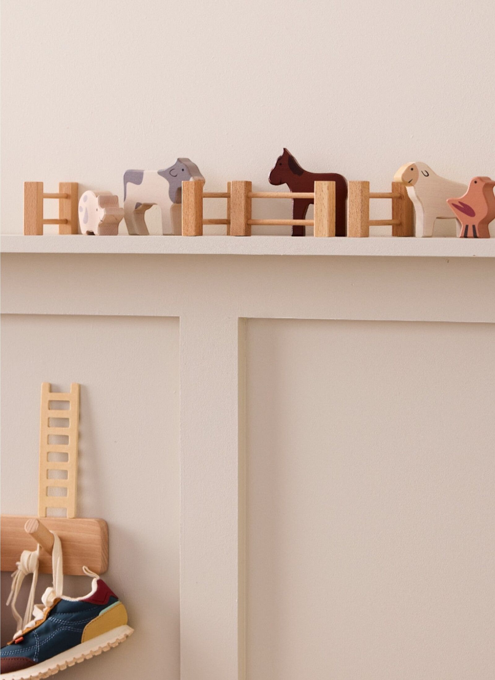 WOODEN ANIMALS OF AIDEN'S FARM