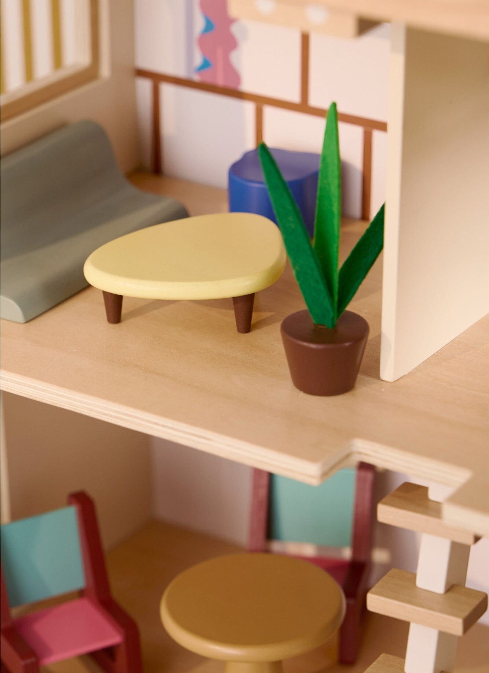 WOODEN TOY DOLLHOUSE AIDEN