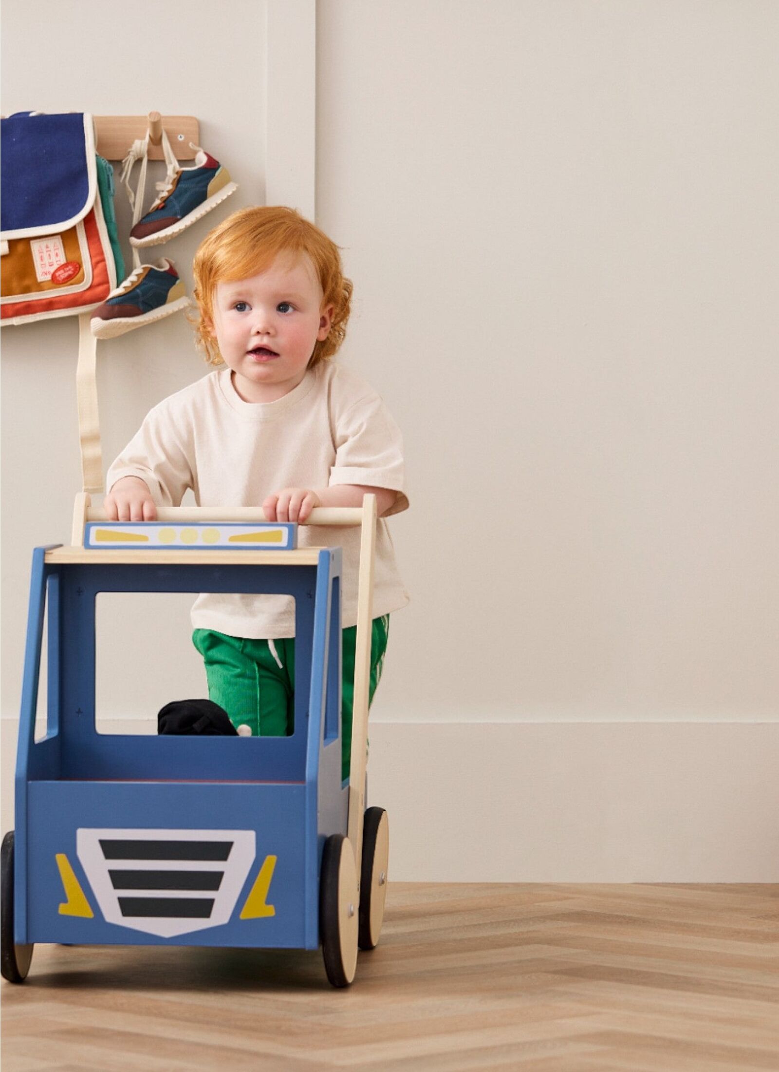 WOODEN WALKER TRUCK AIDEN