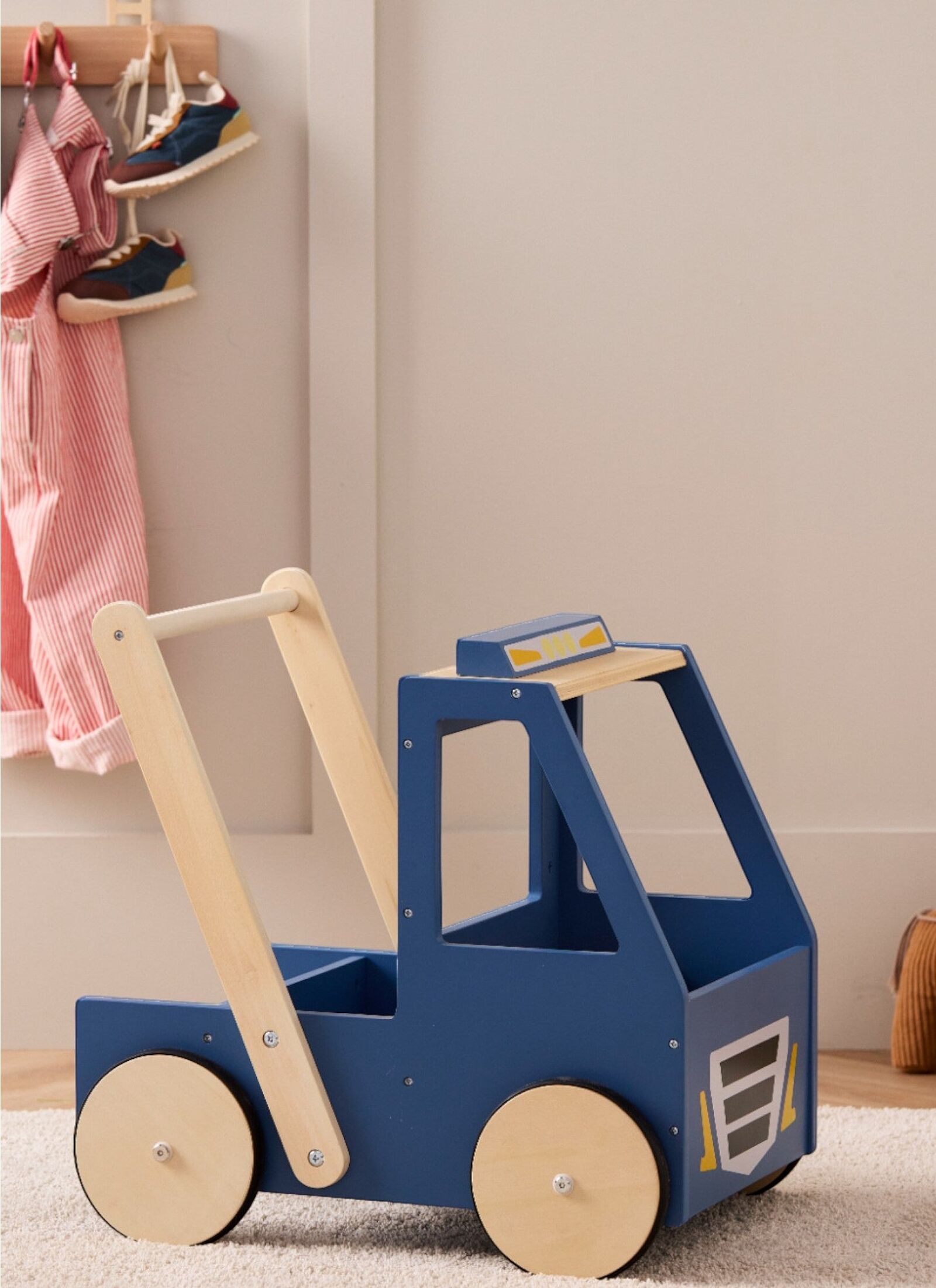 WOODEN WALKER TRUCK AIDEN