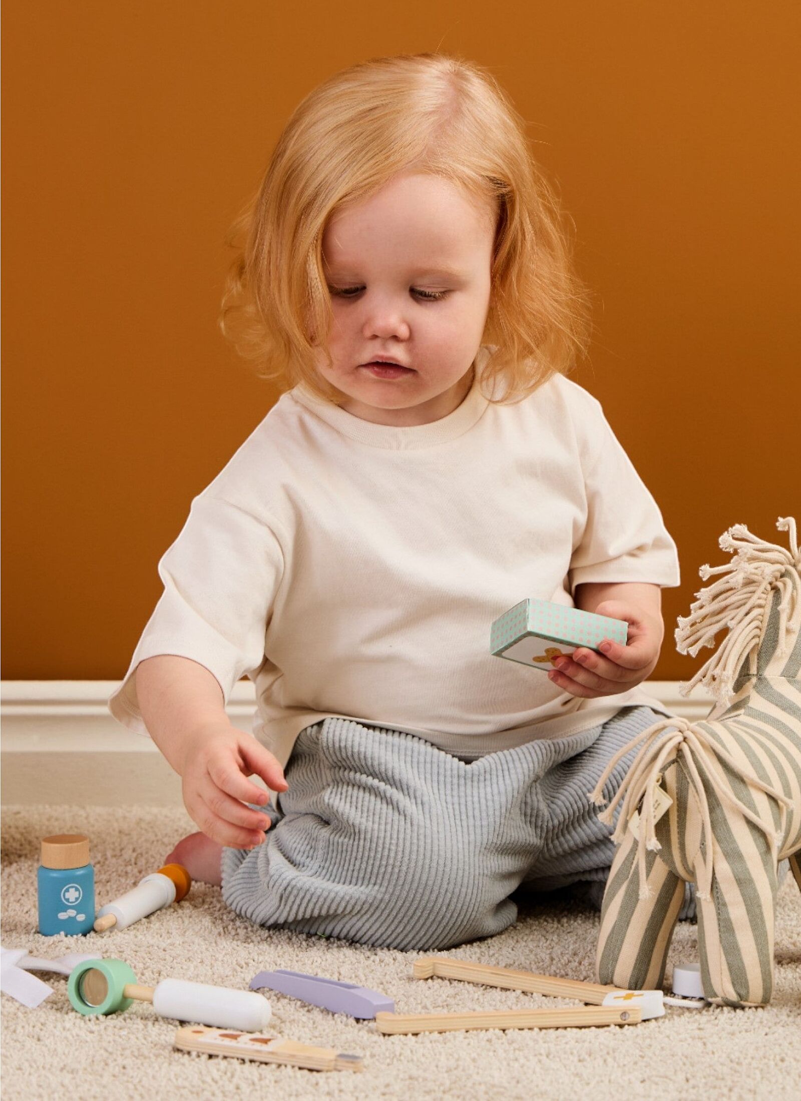 WOODEN VETERINARY SET KID'S HUB