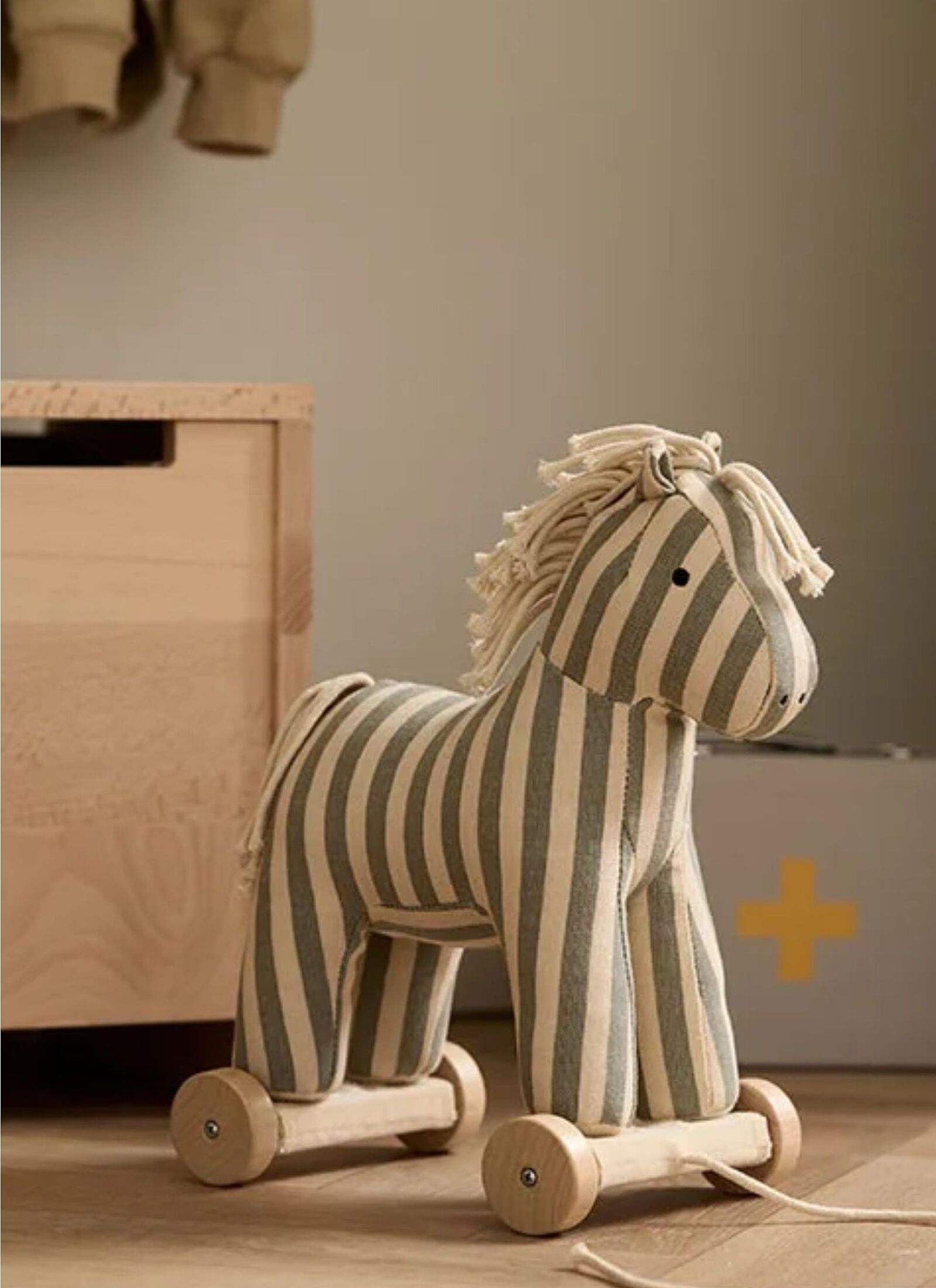 PULL ALONG HORSE SAM AIDEN