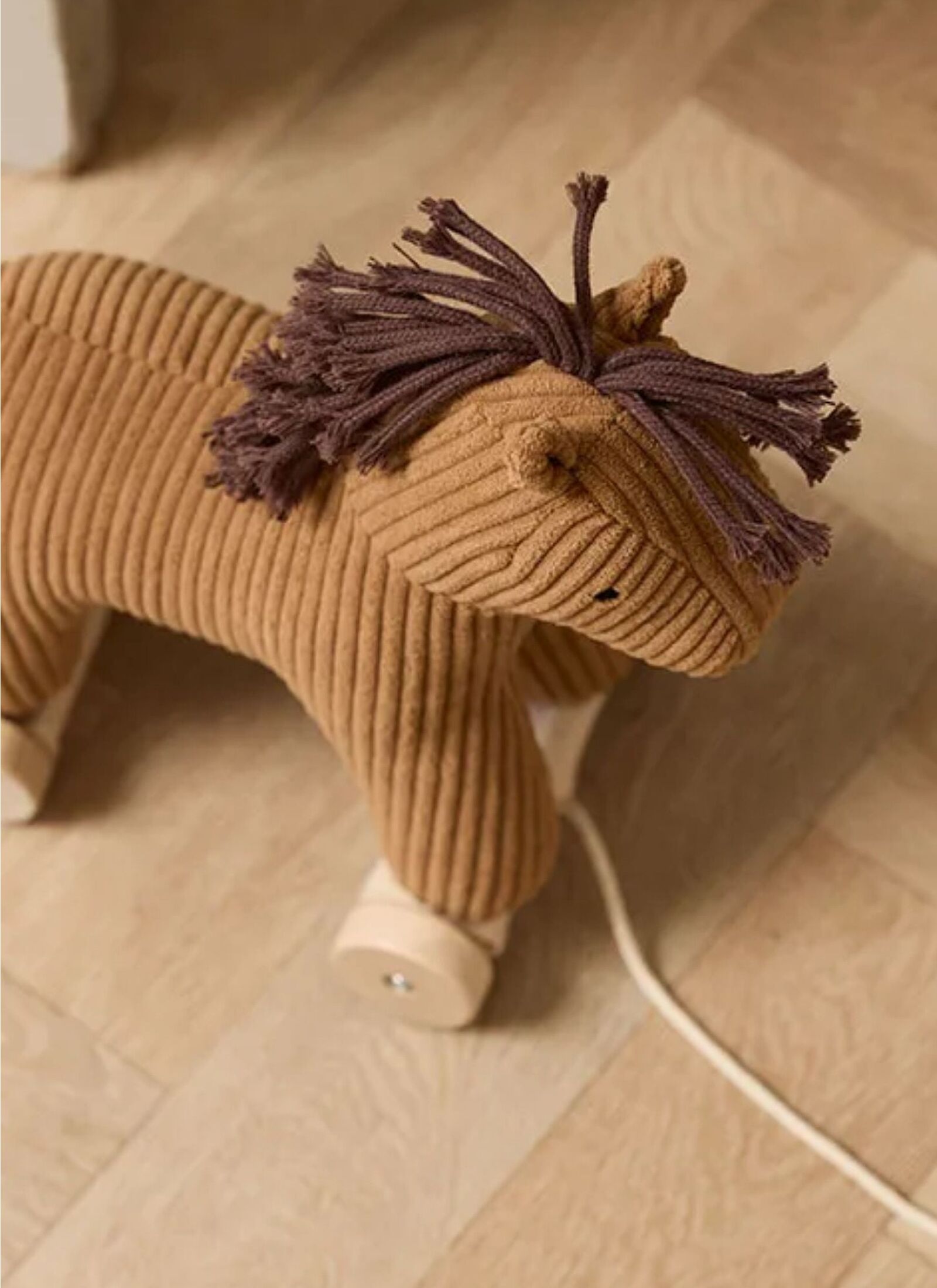 PULL ALONG HORSE VERA AIDEN