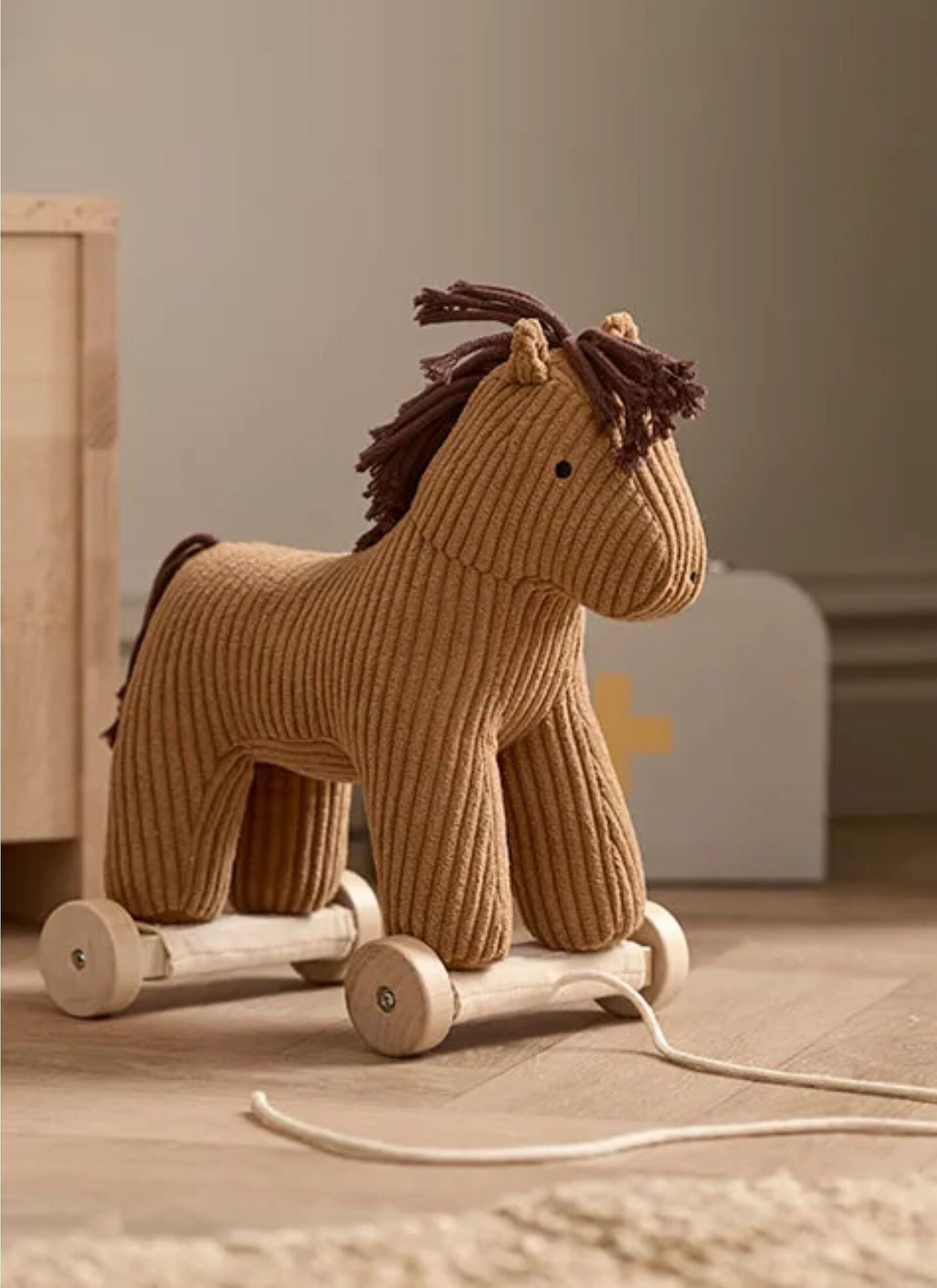 PULL ALONG HORSE VERA AIDEN