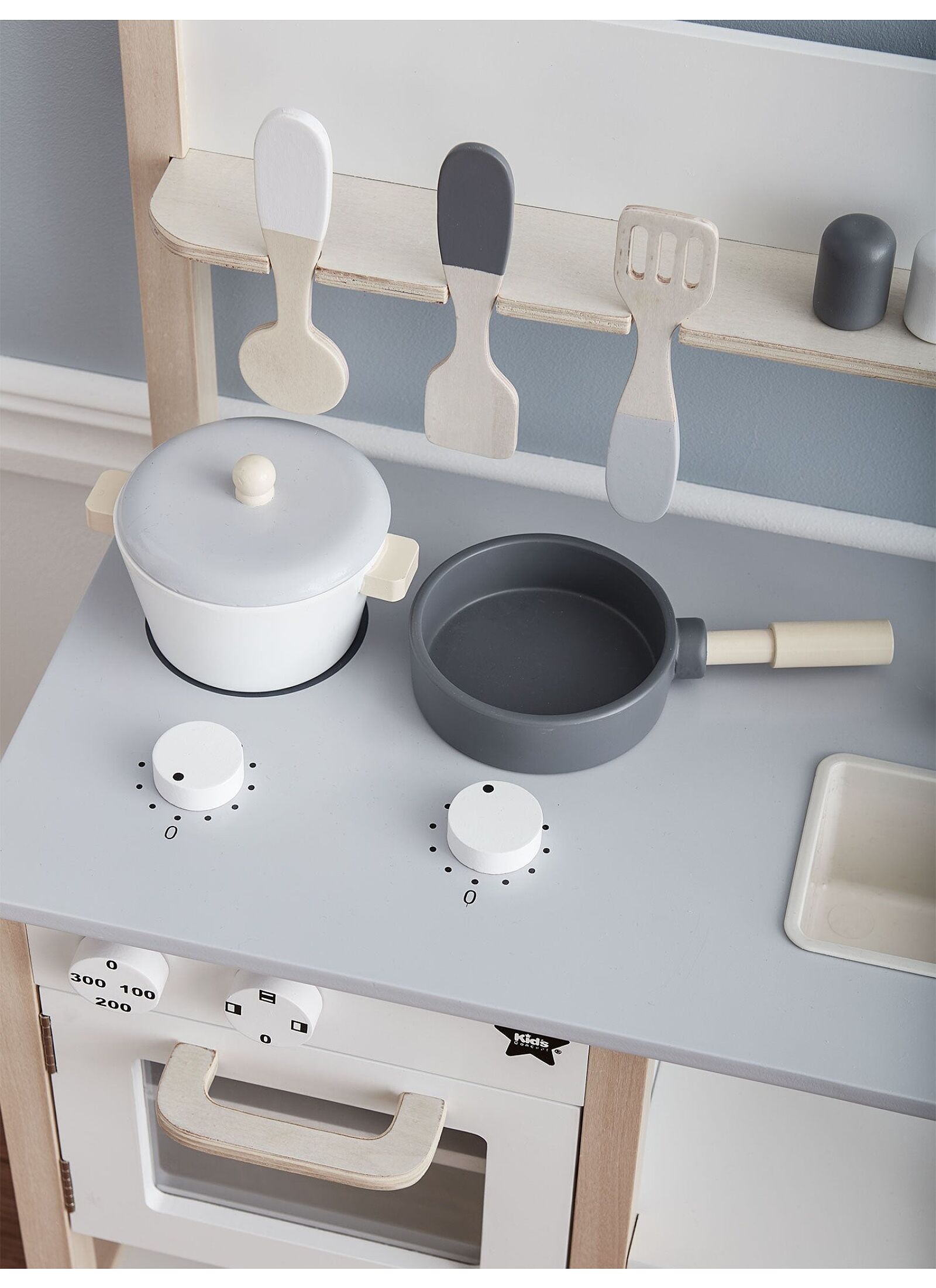 WOODEN TOY KITCHEN NATURAL/WHITE