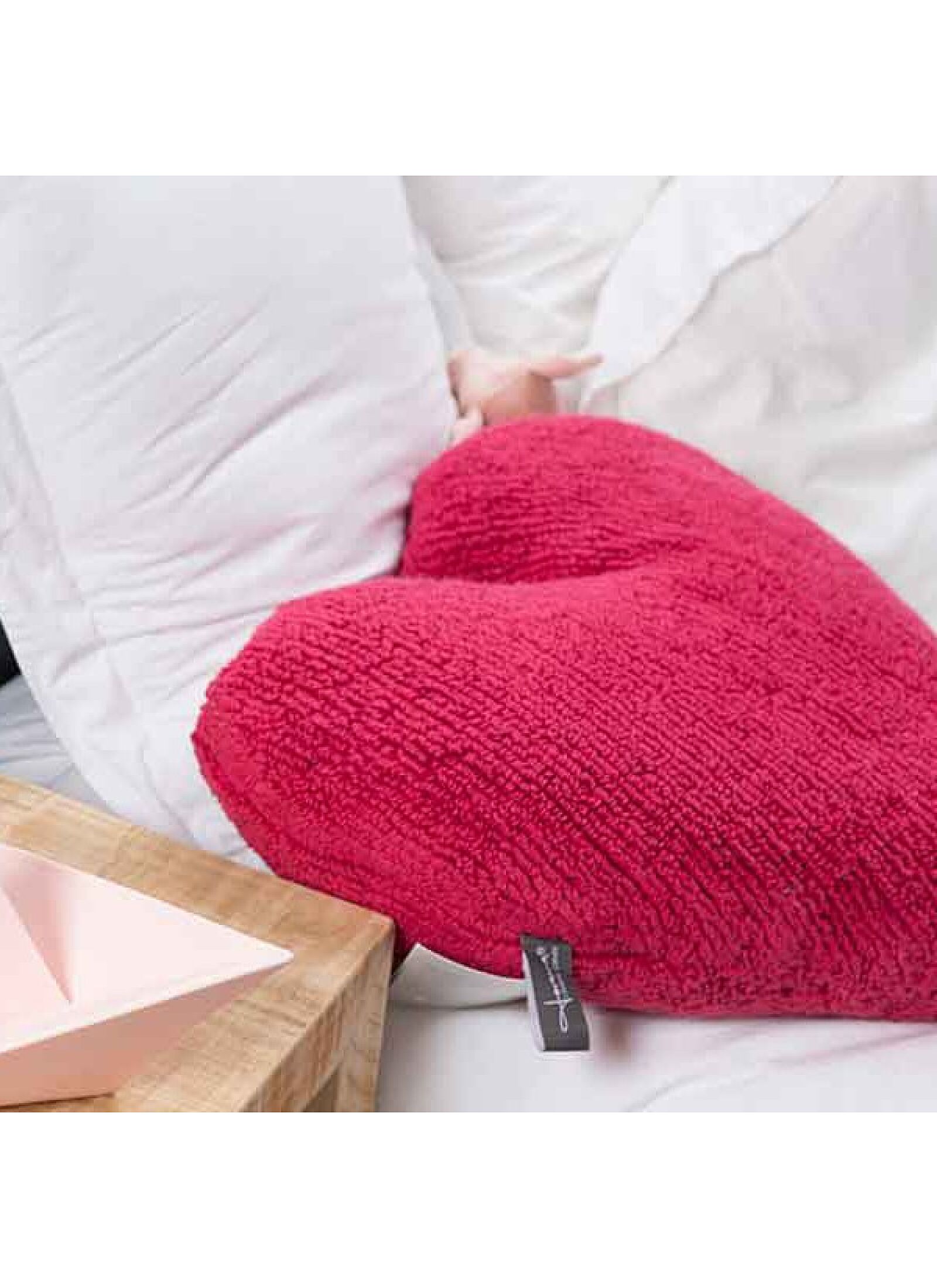 CUSHION HEART FUCHSIA