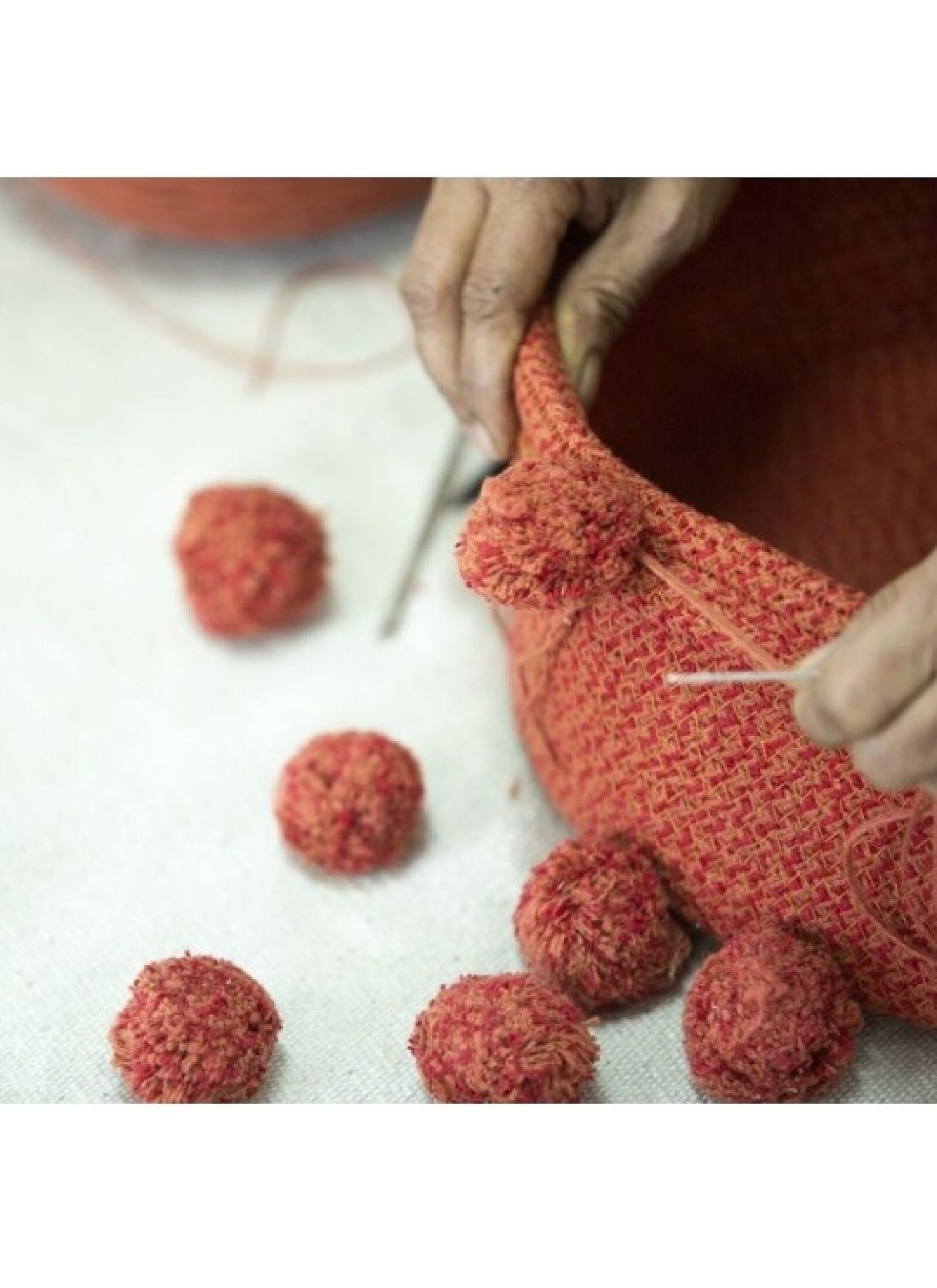 BASKET TRAY BRICK RED (30X12)