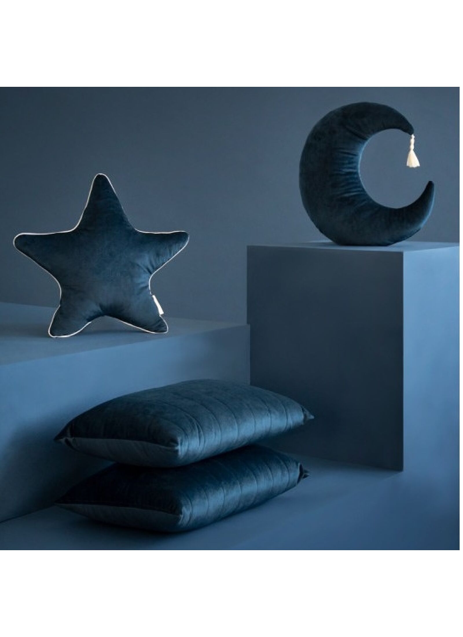 CUSHION AKAMBA VELVET NIGHT BLUE