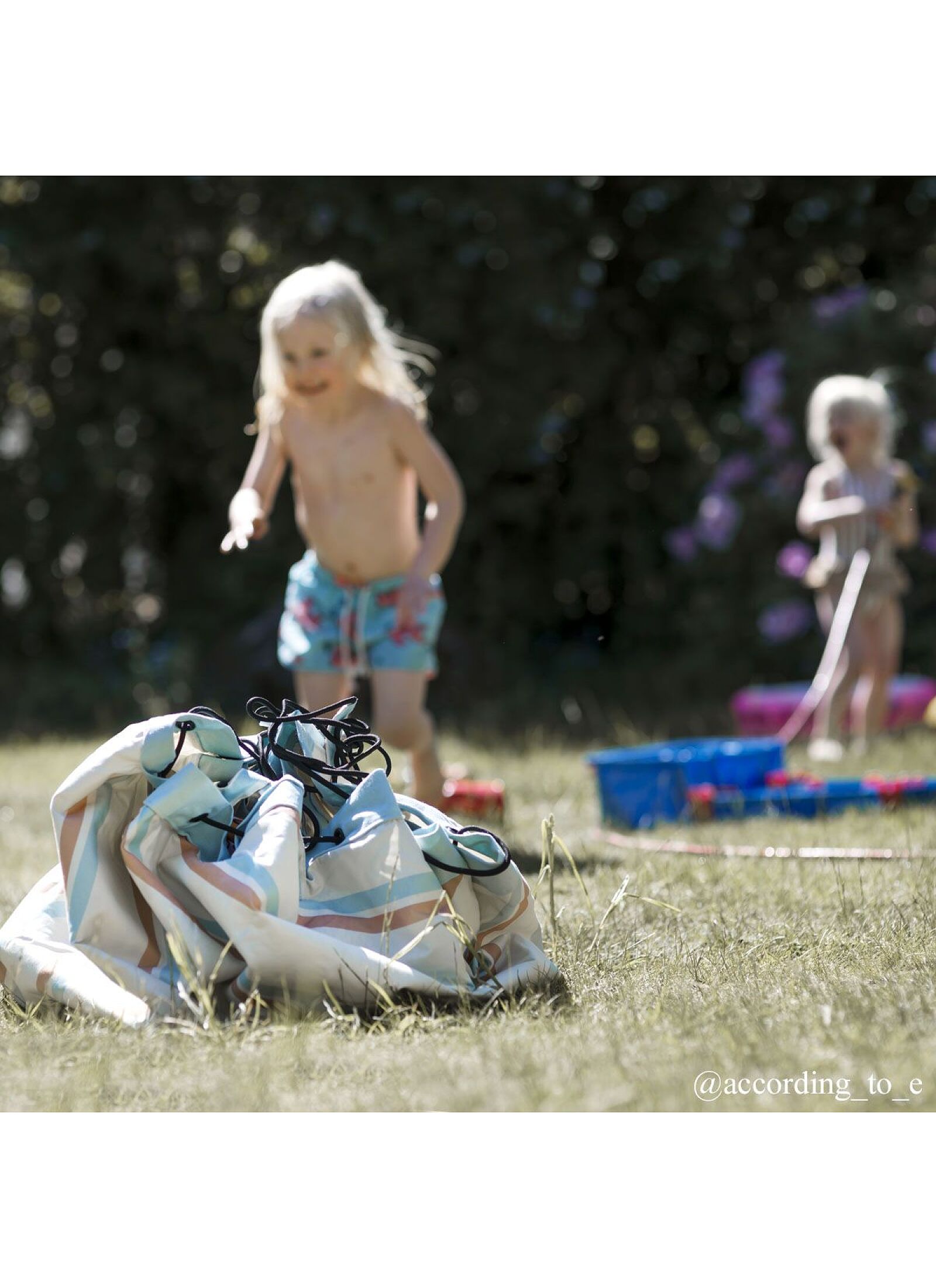 OUTDOOR PLAY MAT-STORAGE BAG STRIPES