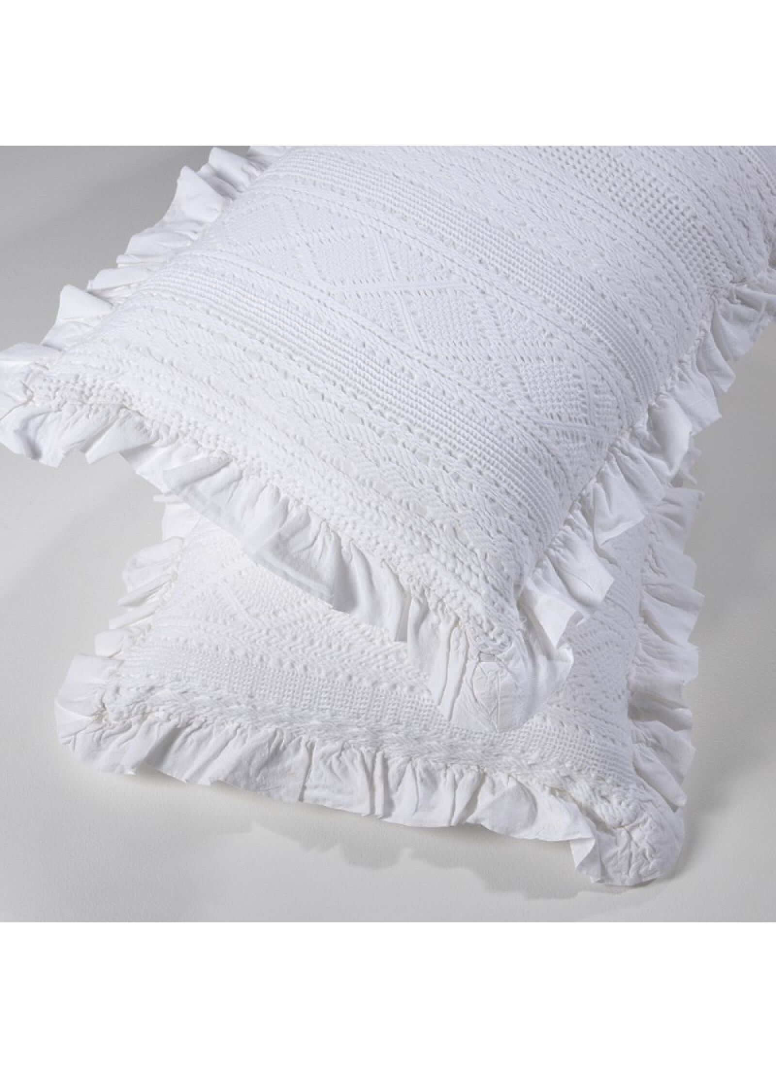 DECORATIVE PILLOWCASE KNITTED WITH VOLAN 454 WHITE
