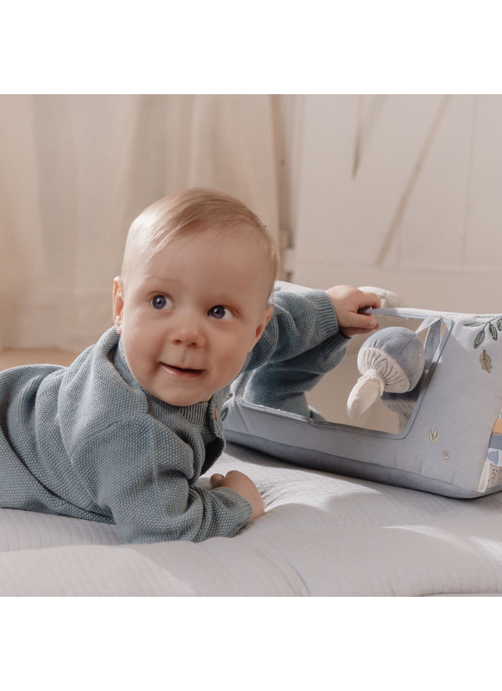 SOFT ACTIVITY TRIANGLE FOREST FRIENDS