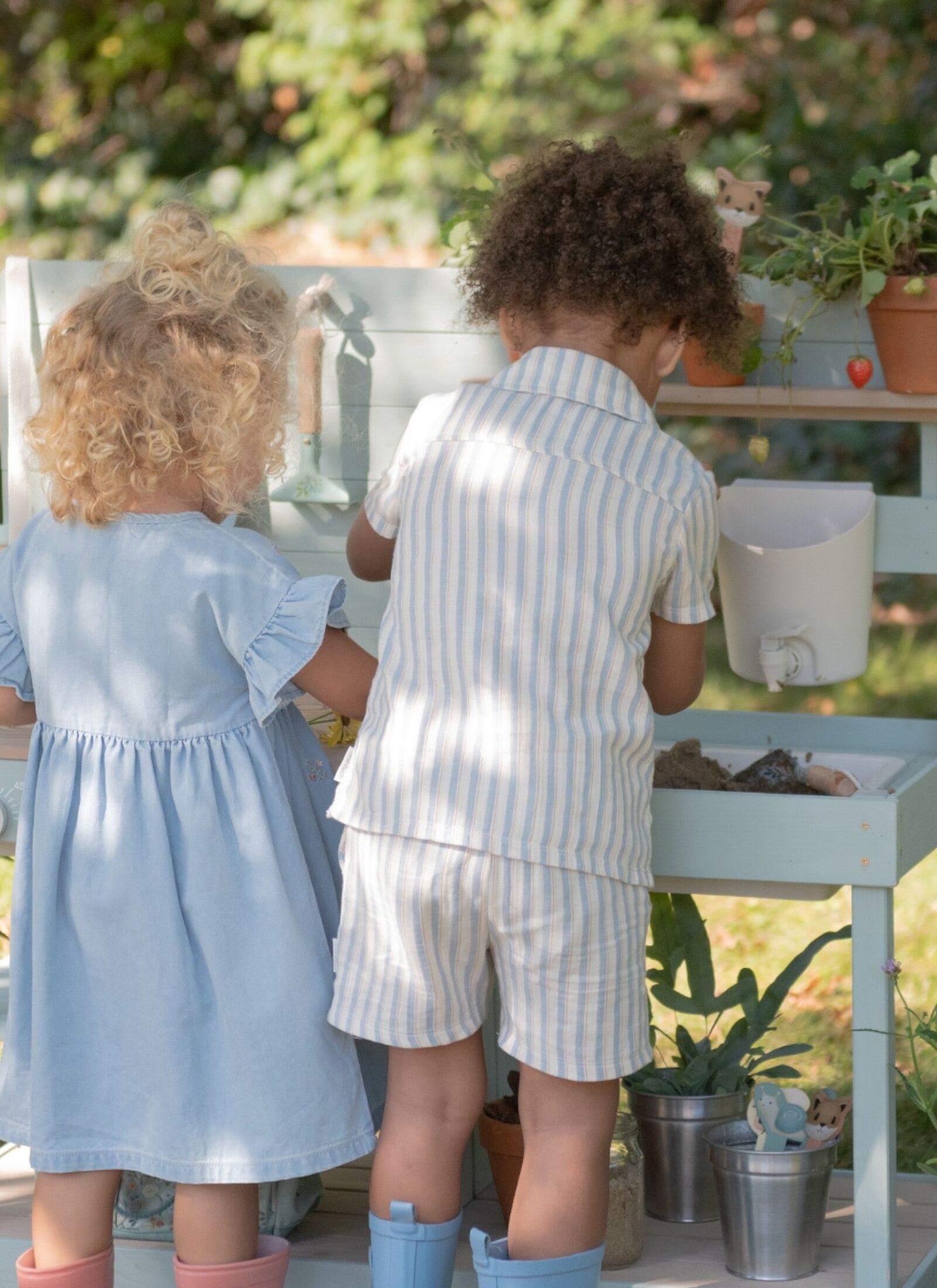 WOODEN OUTDOOR KITCHEN GREEN