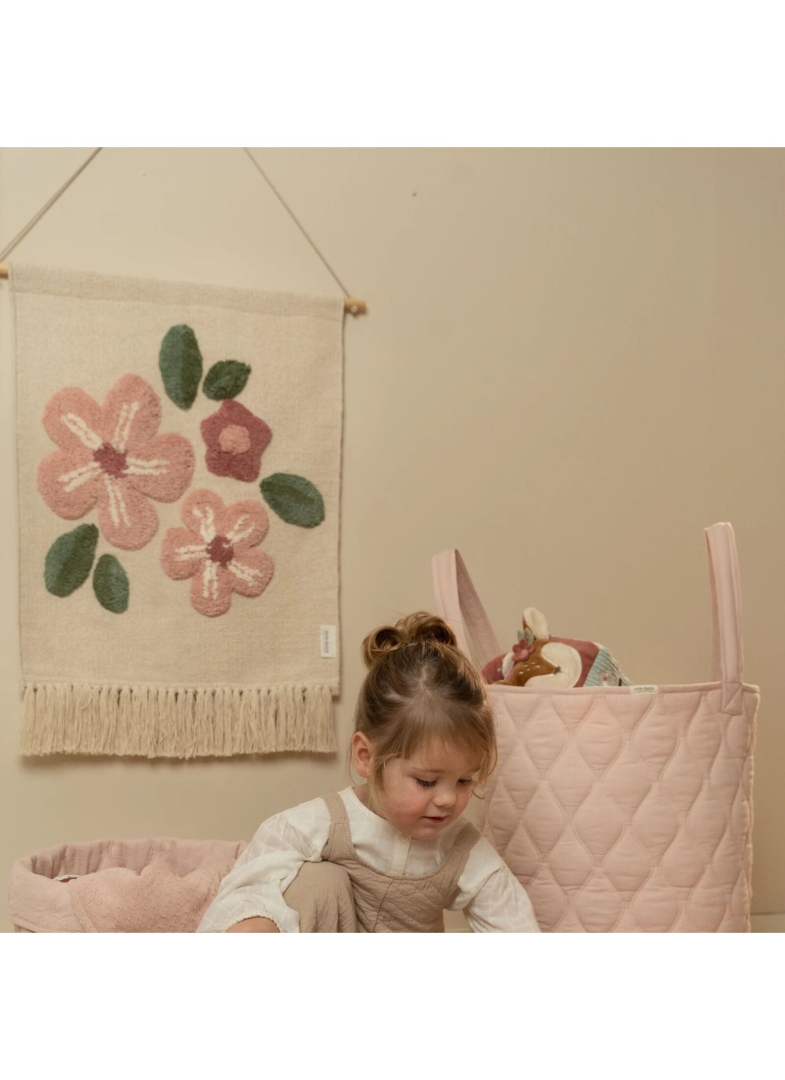 WALL HANGING FAIRY GARDEN