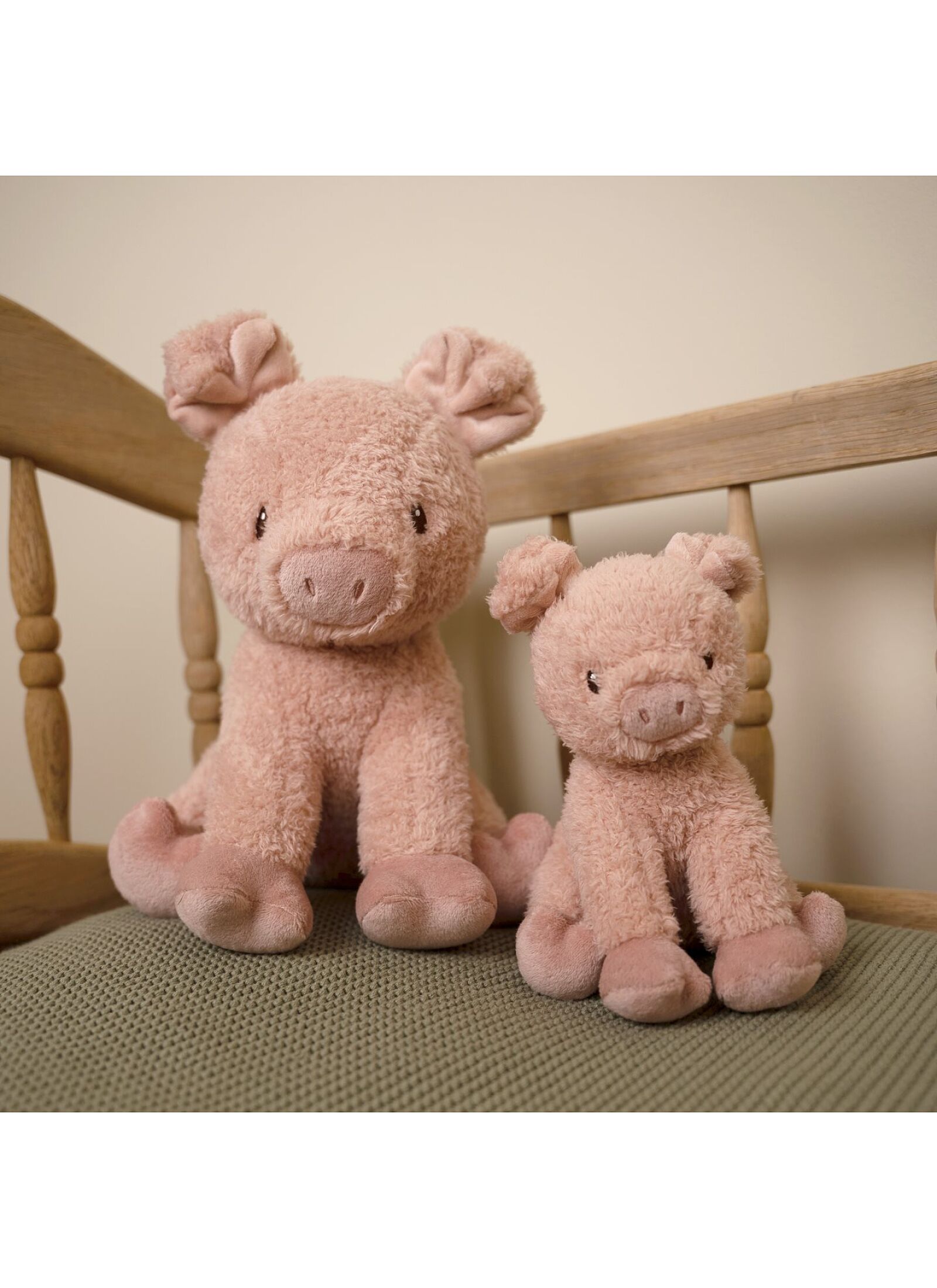 SOFT TOY 25CM PIG