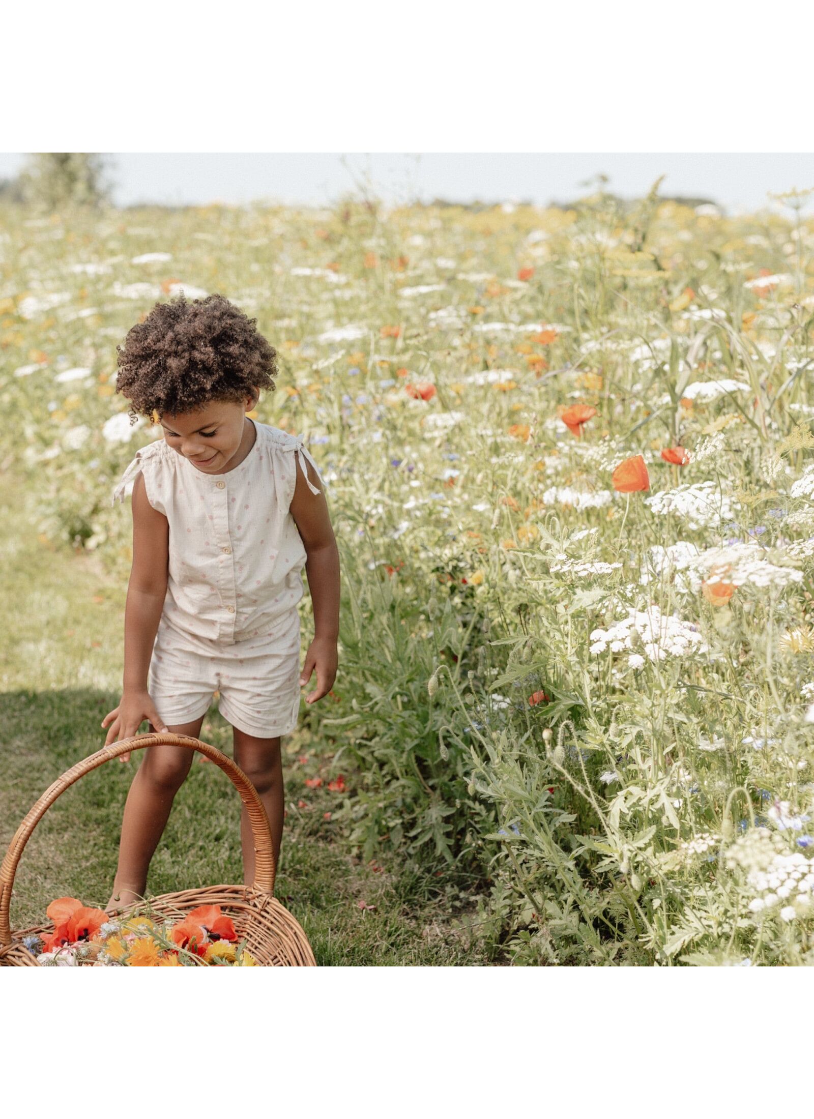 SHORTS FROM ORGANIC COTTON WITH FLOWERS SAND