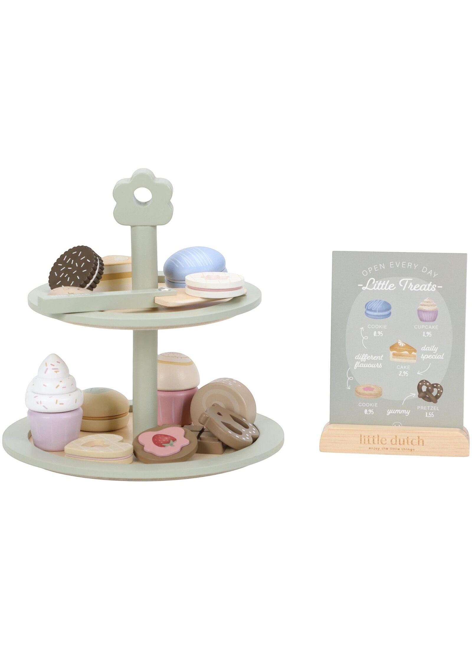 WOODEN PLATE WITH SWEETS