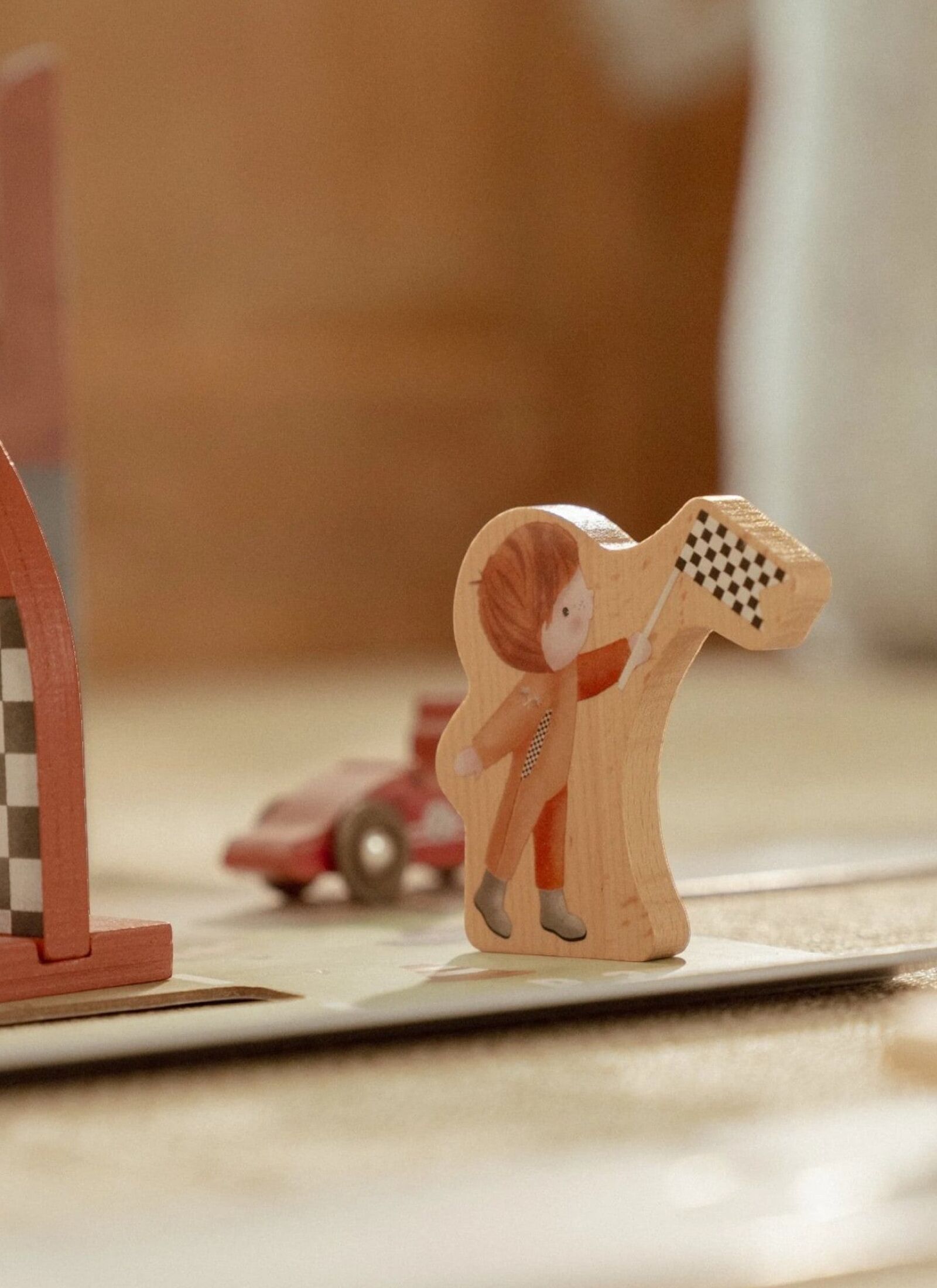 TOY CASE WITH RACE TRACK