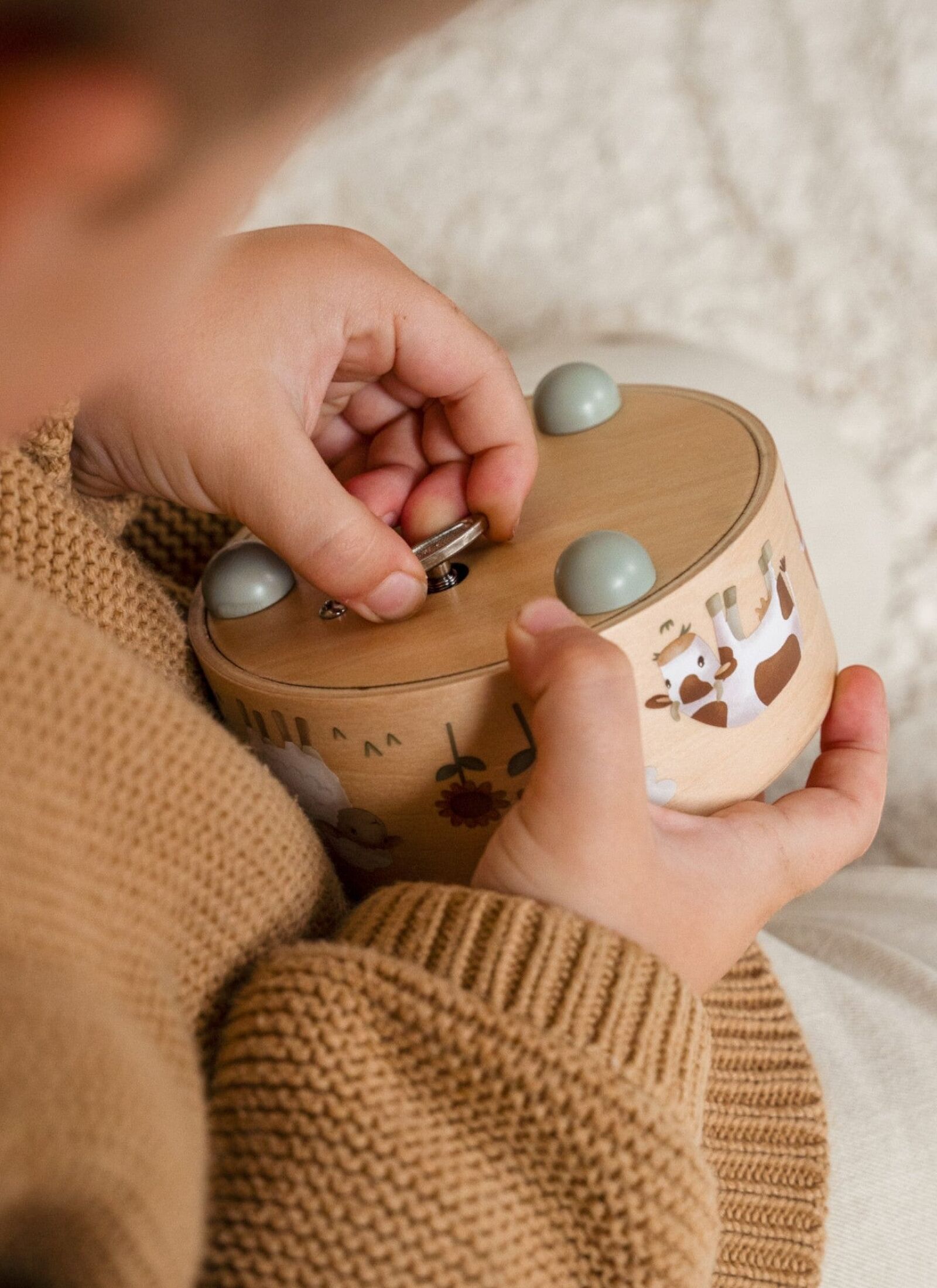 WOODEN MUSIC BOX LITTLE FARM