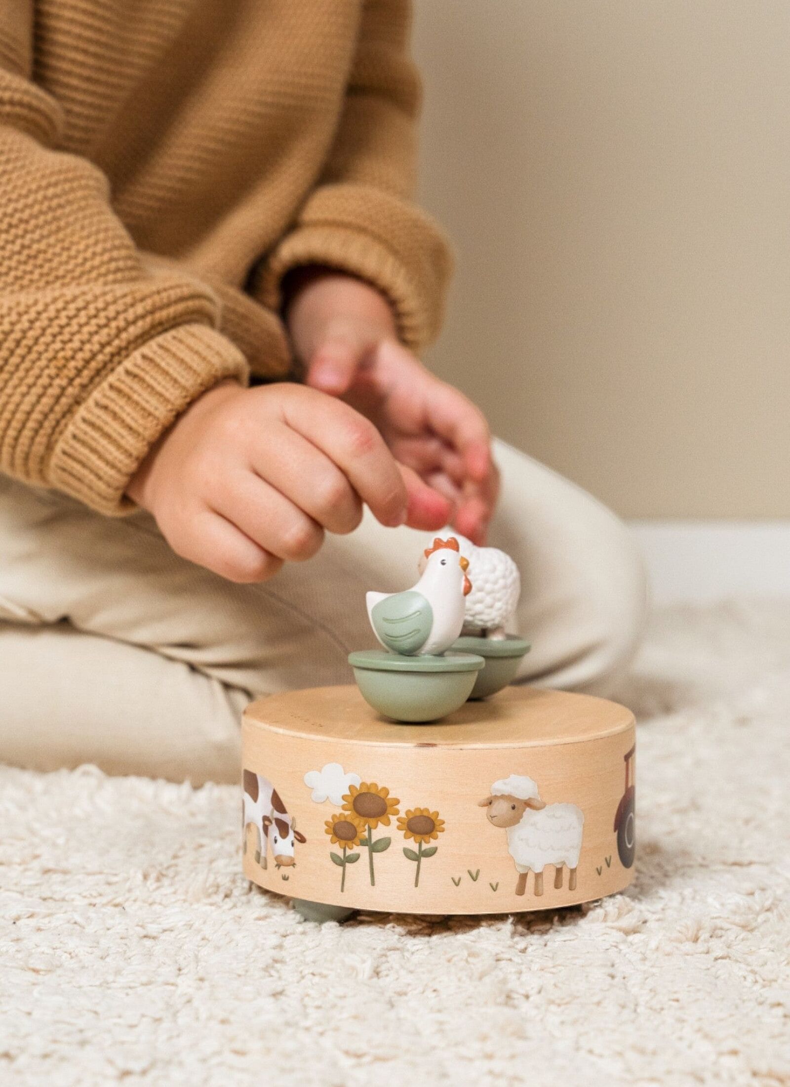 WOODEN MUSIC BOX LITTLE FARM