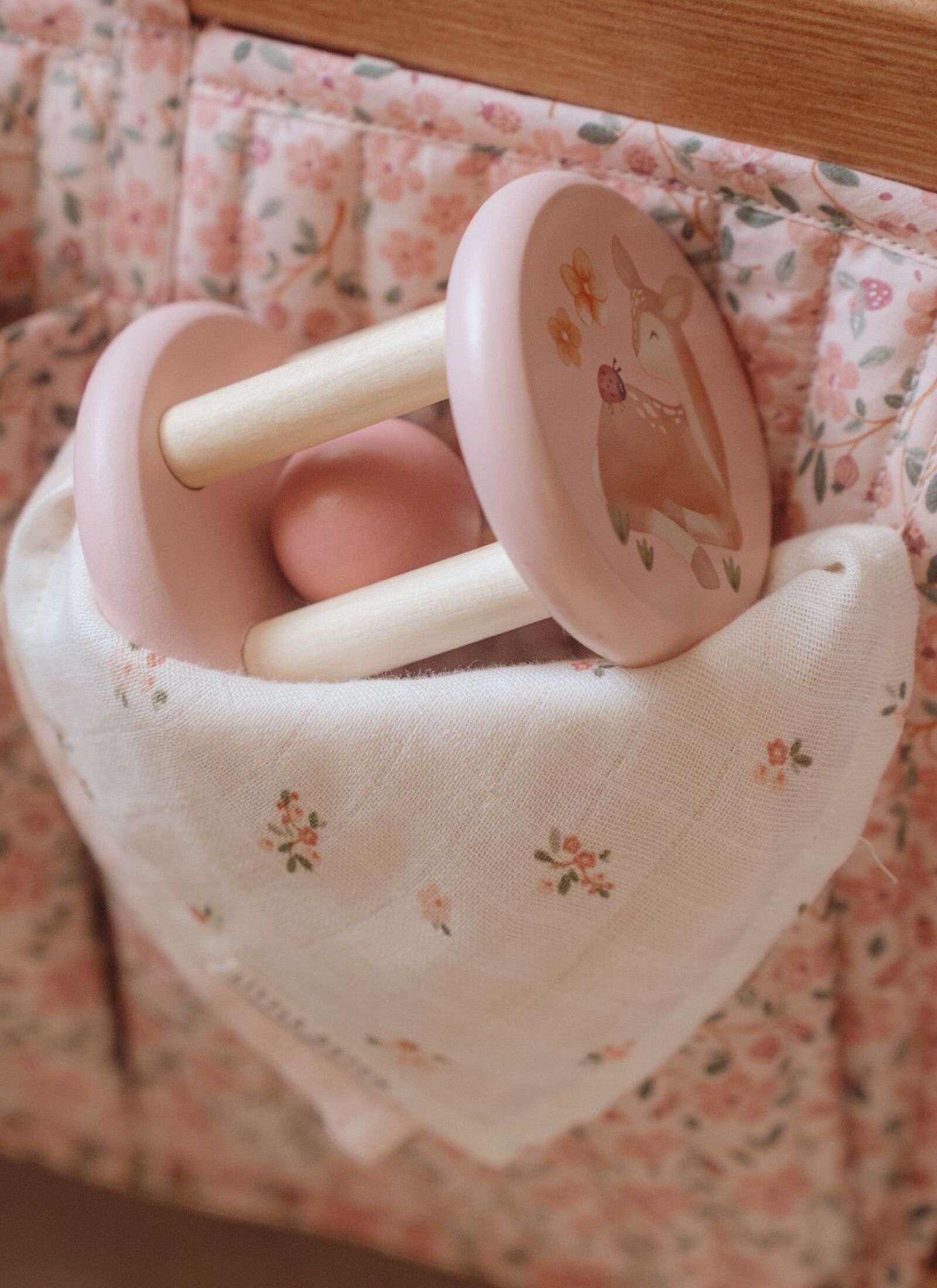 WOODEN RATTLE FAIRY GARDEN