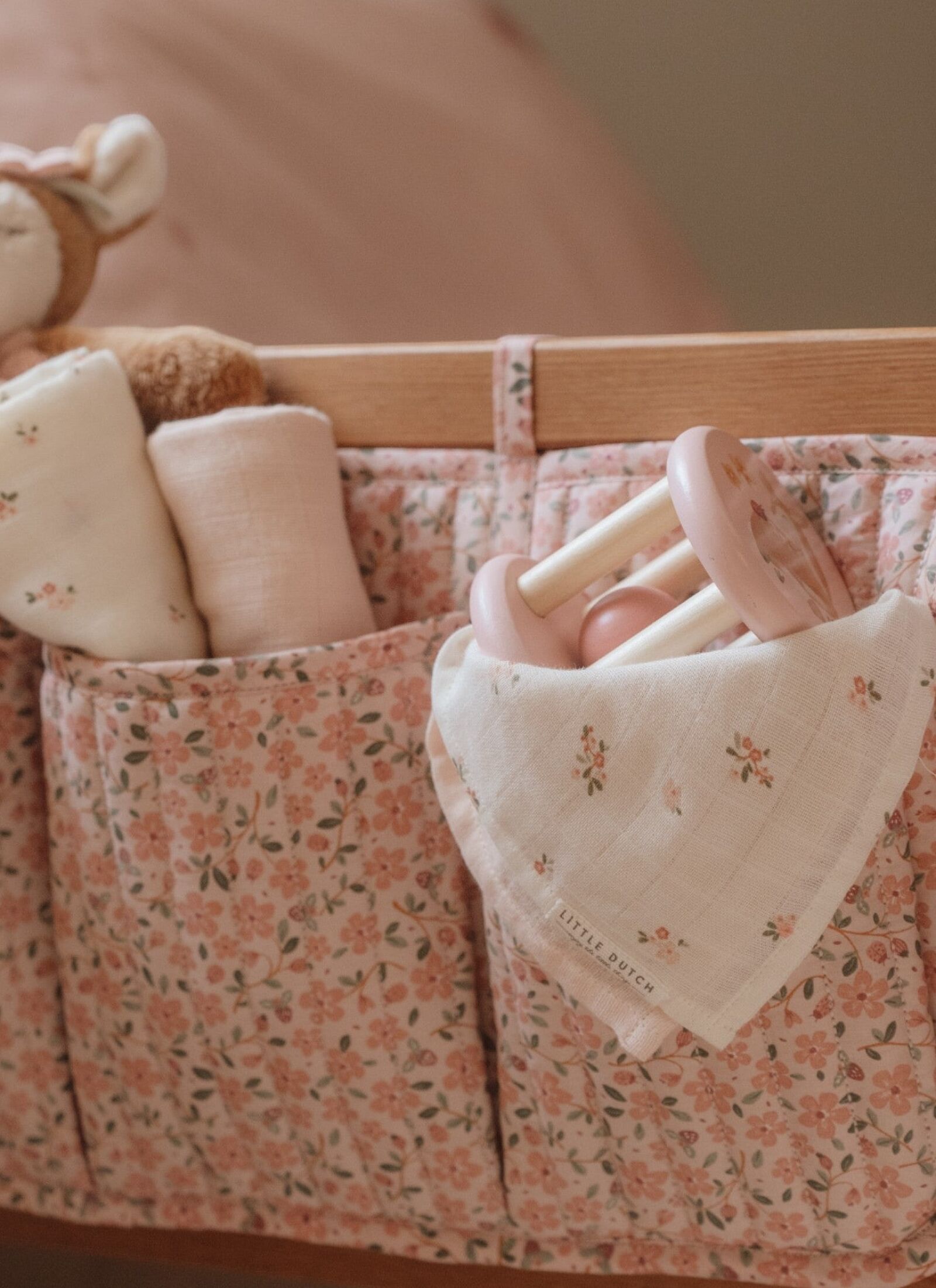 WOODEN RATTLE FAIRY GARDEN