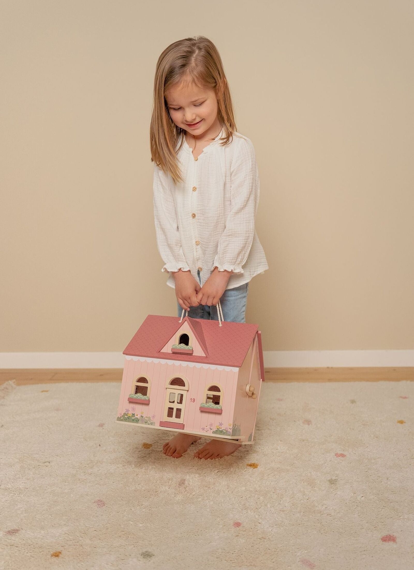 WOODEN PORTABLE DOLL'S HOUSE