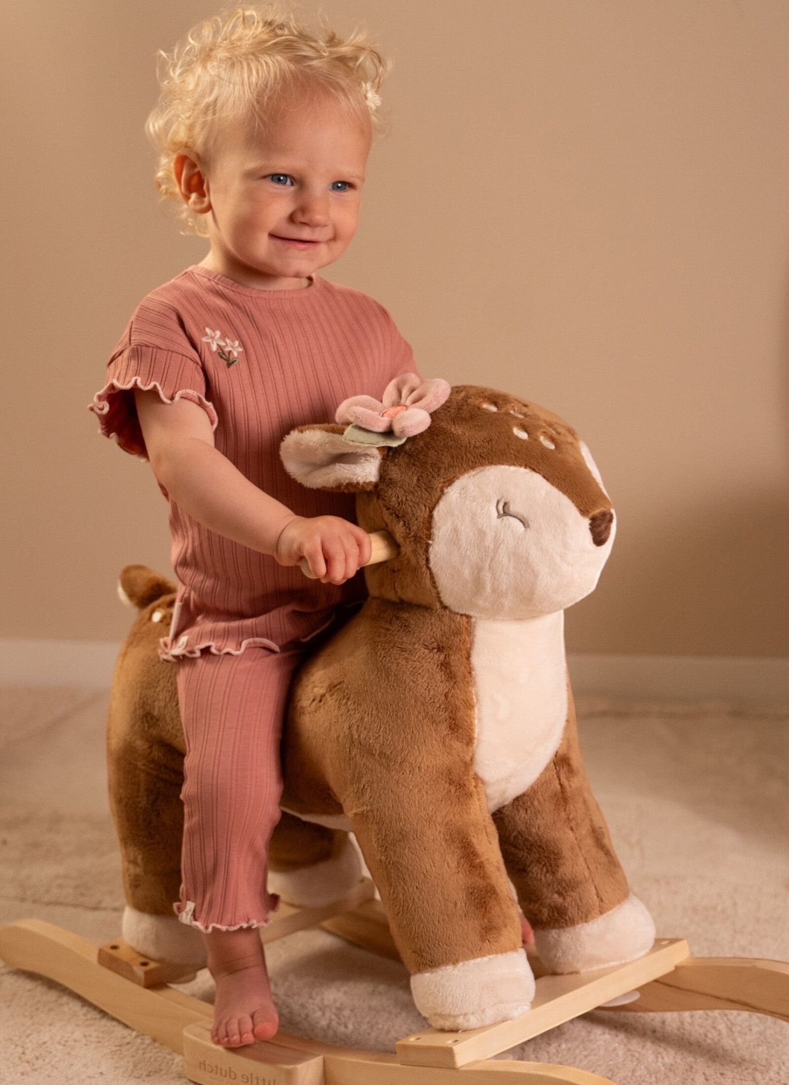 ROCKING DEER FAIRY GARDEN