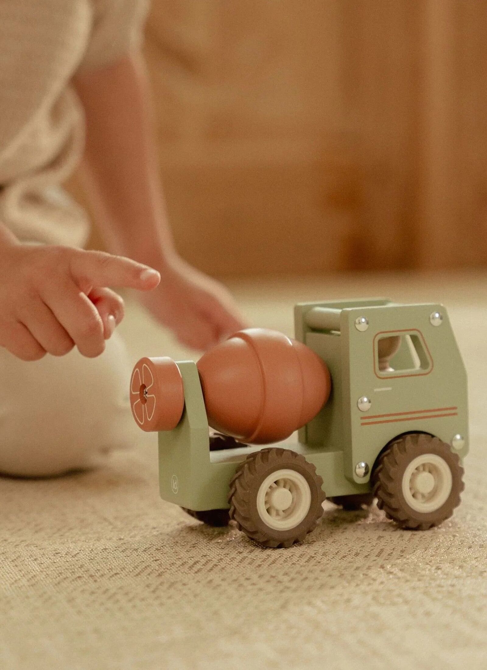 WOODEN CEMENT TRUCK